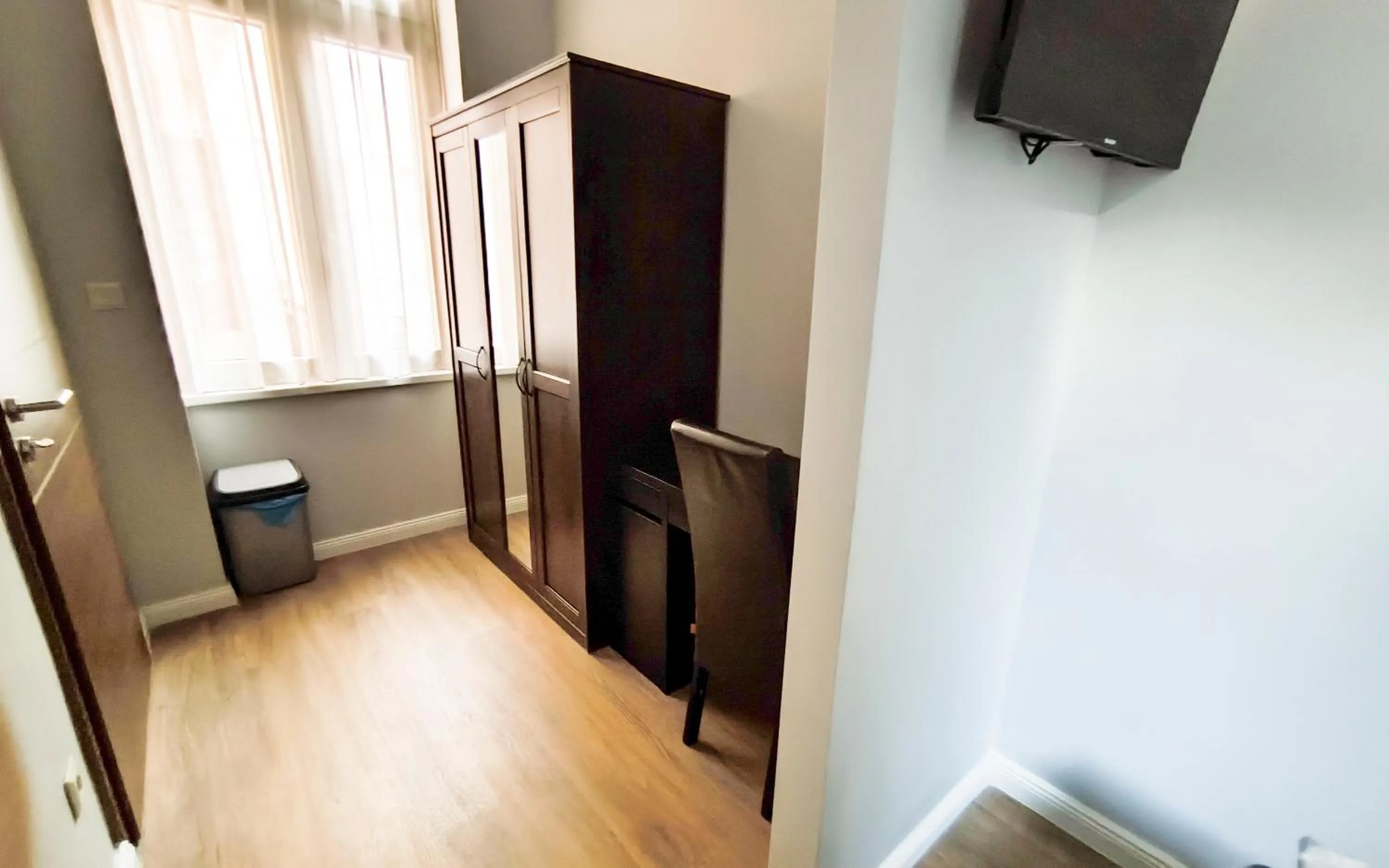 TV and multimedia in Corvin Point Rooms and Apartments