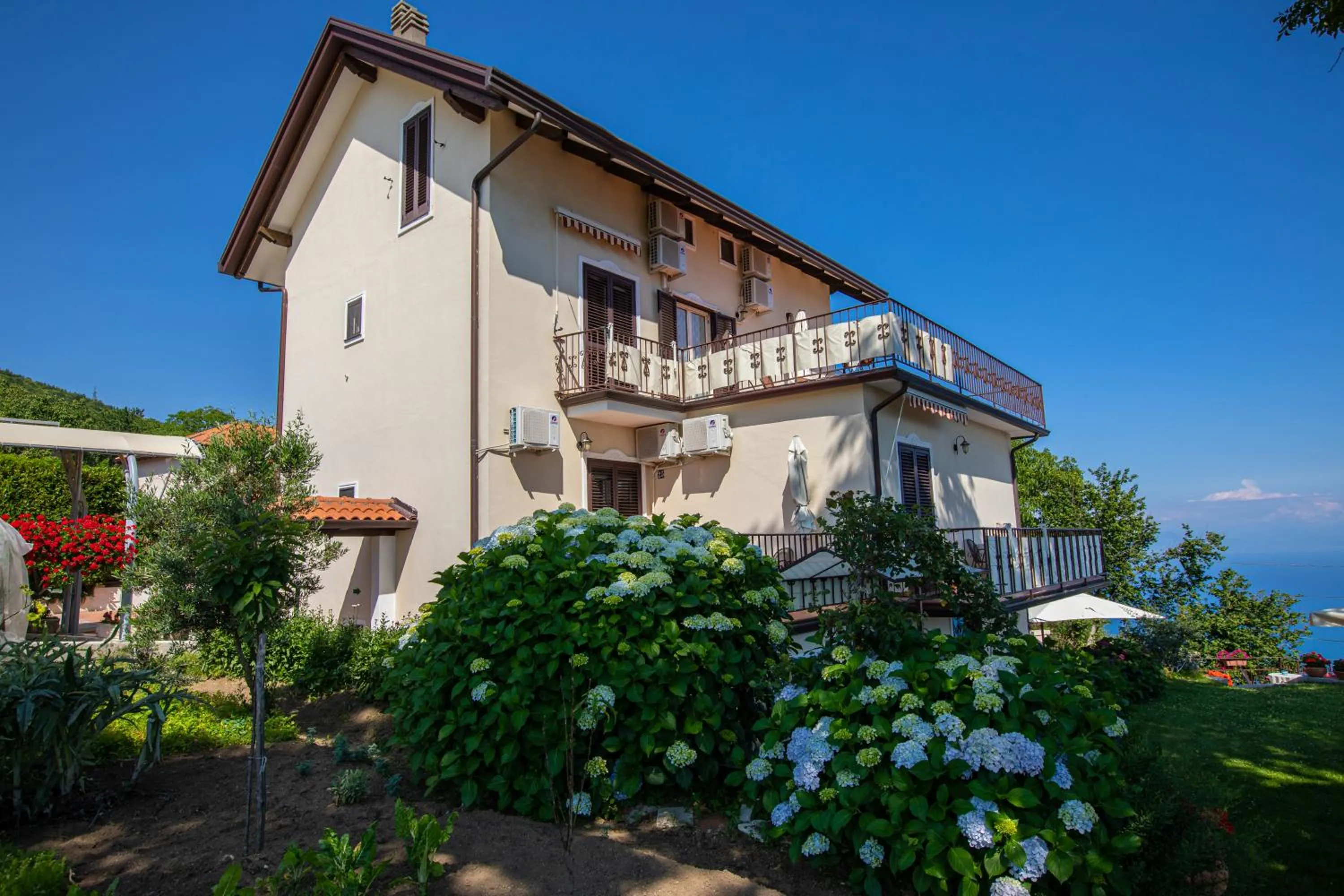 Property building in Nido Degli Dei