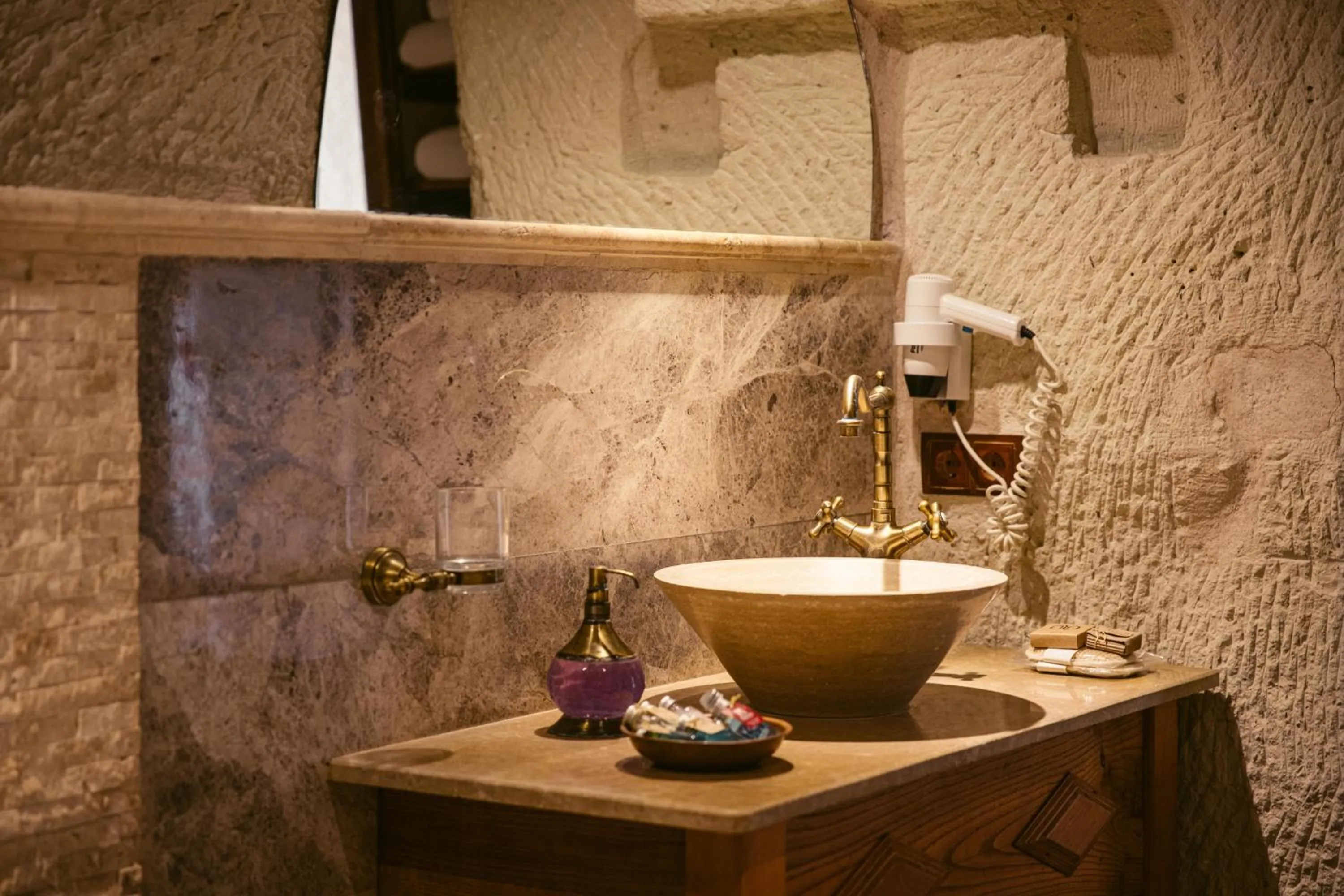 Bathroom in Seki Cave Suites