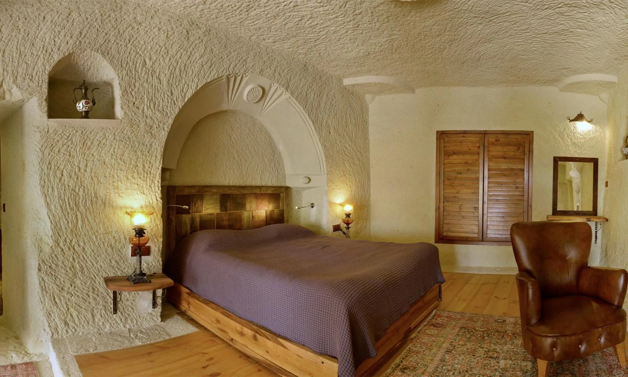 Massage, Bed in Seki Cave Suites