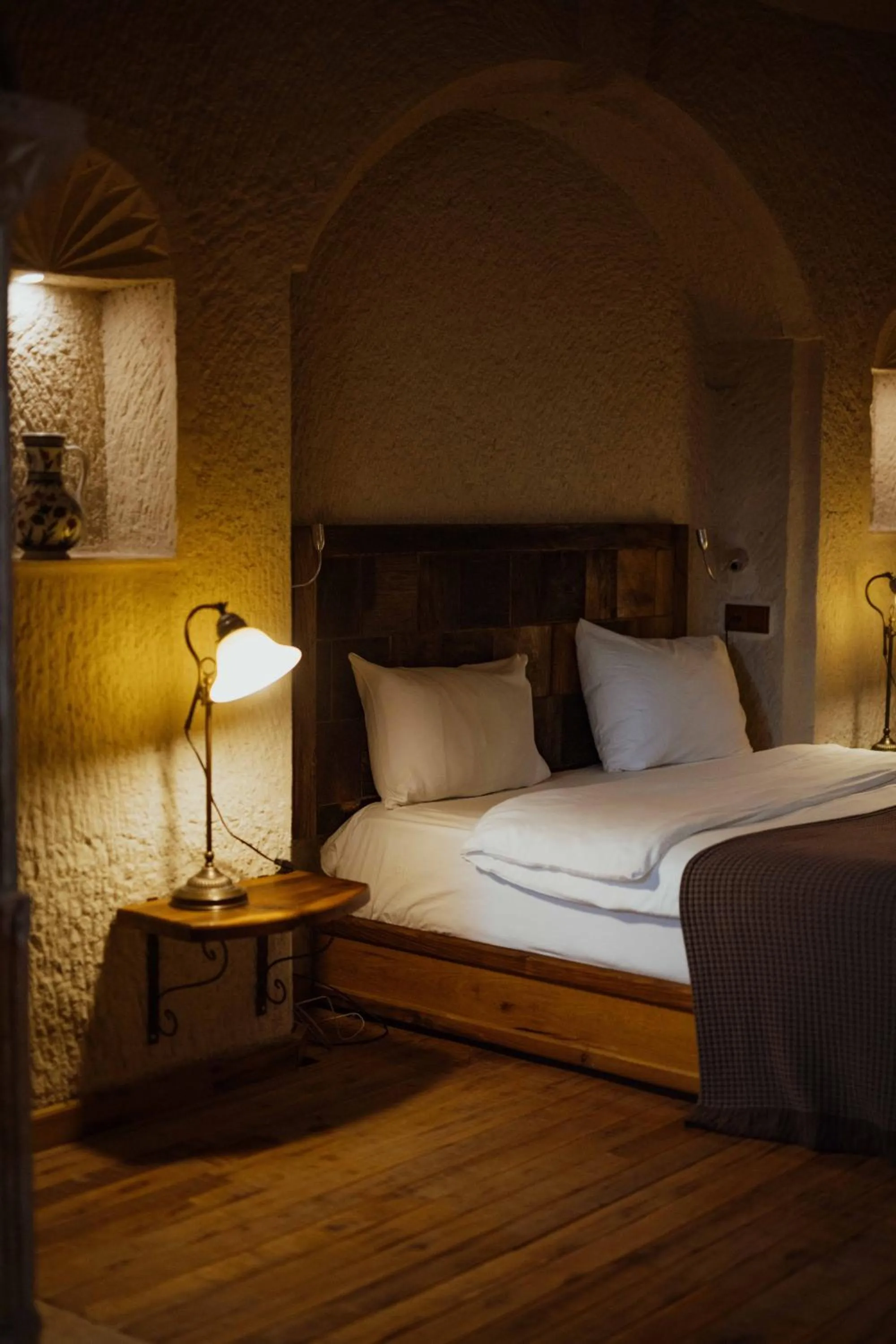 Bedroom, Bed in Seki Cave Suites