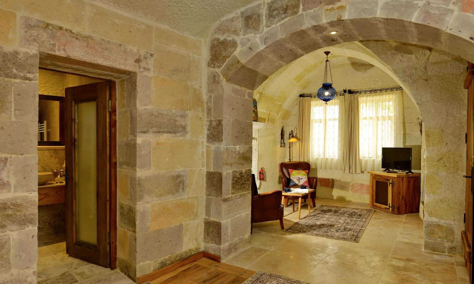 Massage in Seki Cave Suites