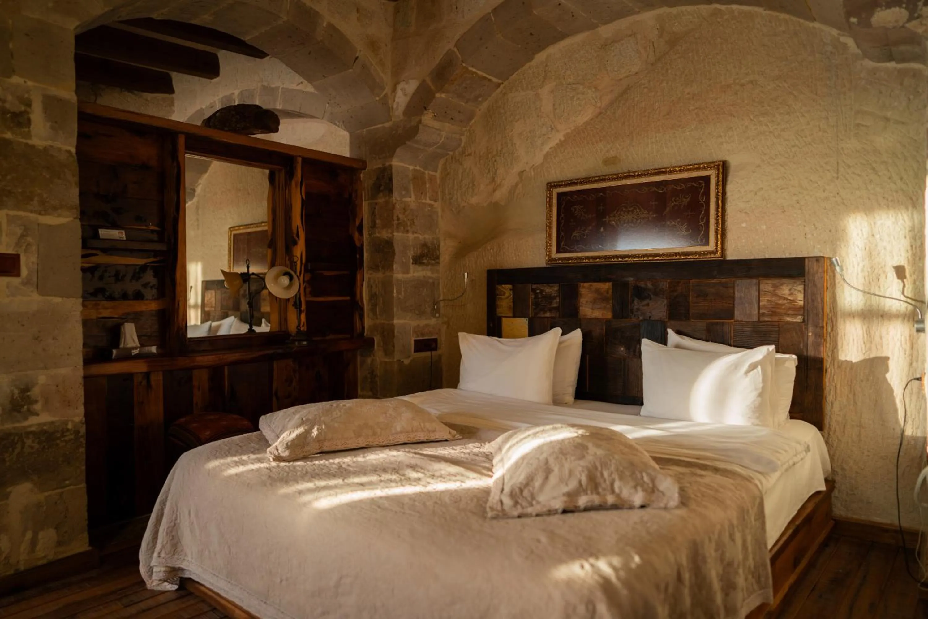 Bedroom, Bed in Seki Cave Suites