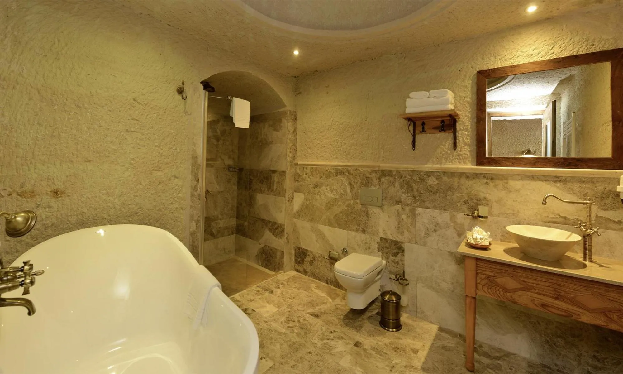Bath in Seki Cave Suites