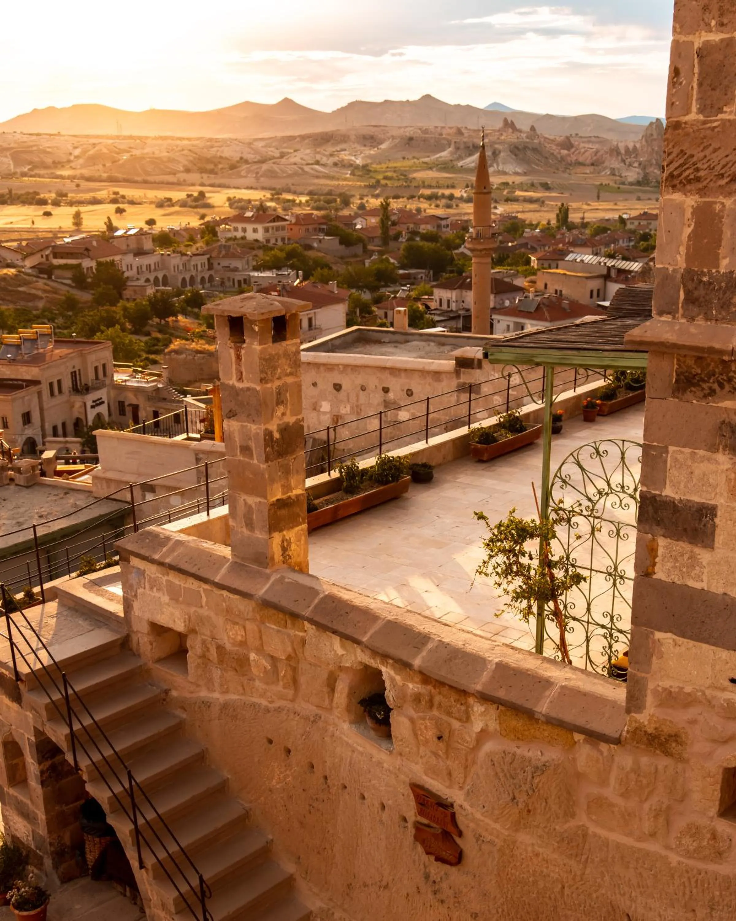 Neighbourhood in Seki Cave Suites