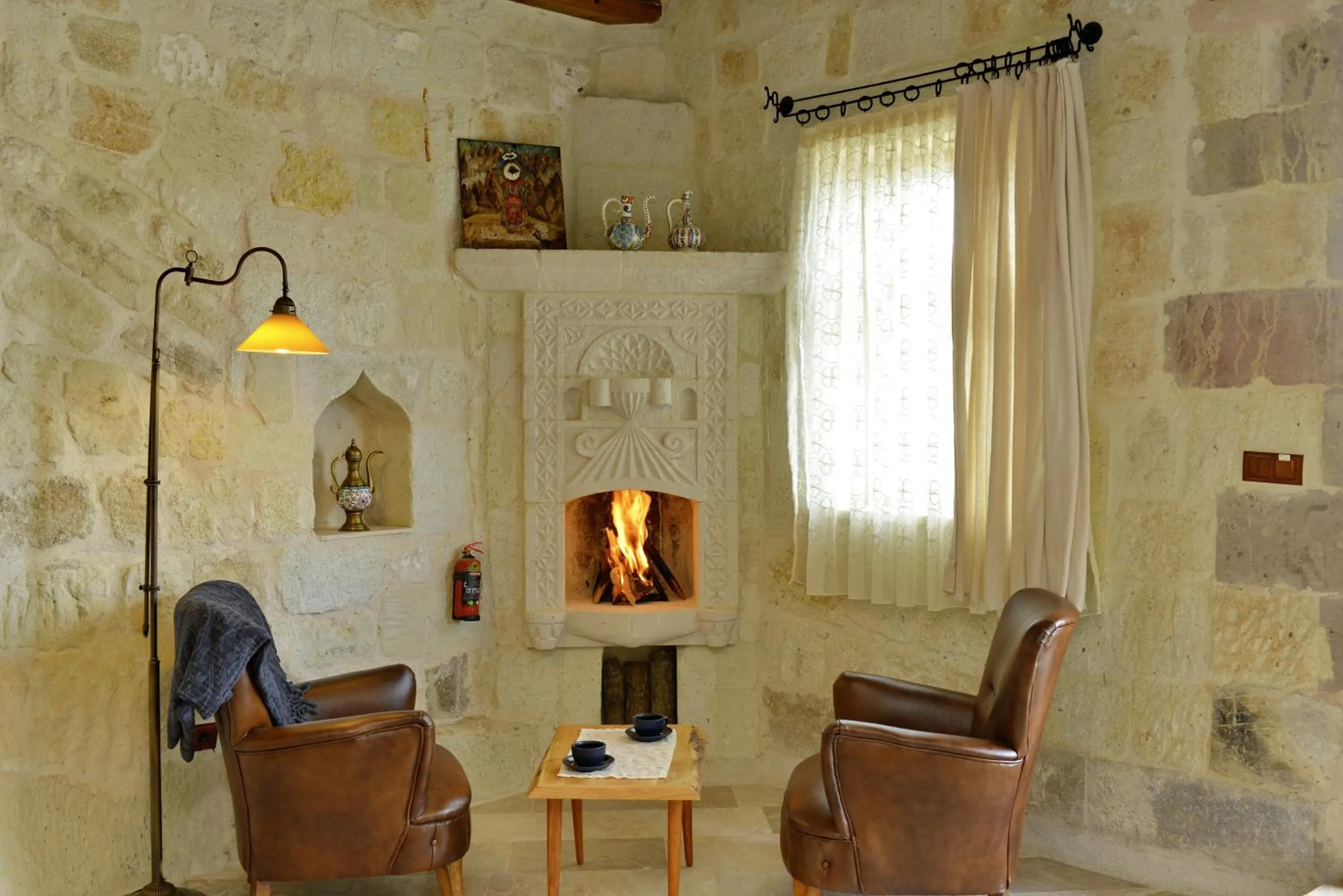 Living room in Seki Cave Suites