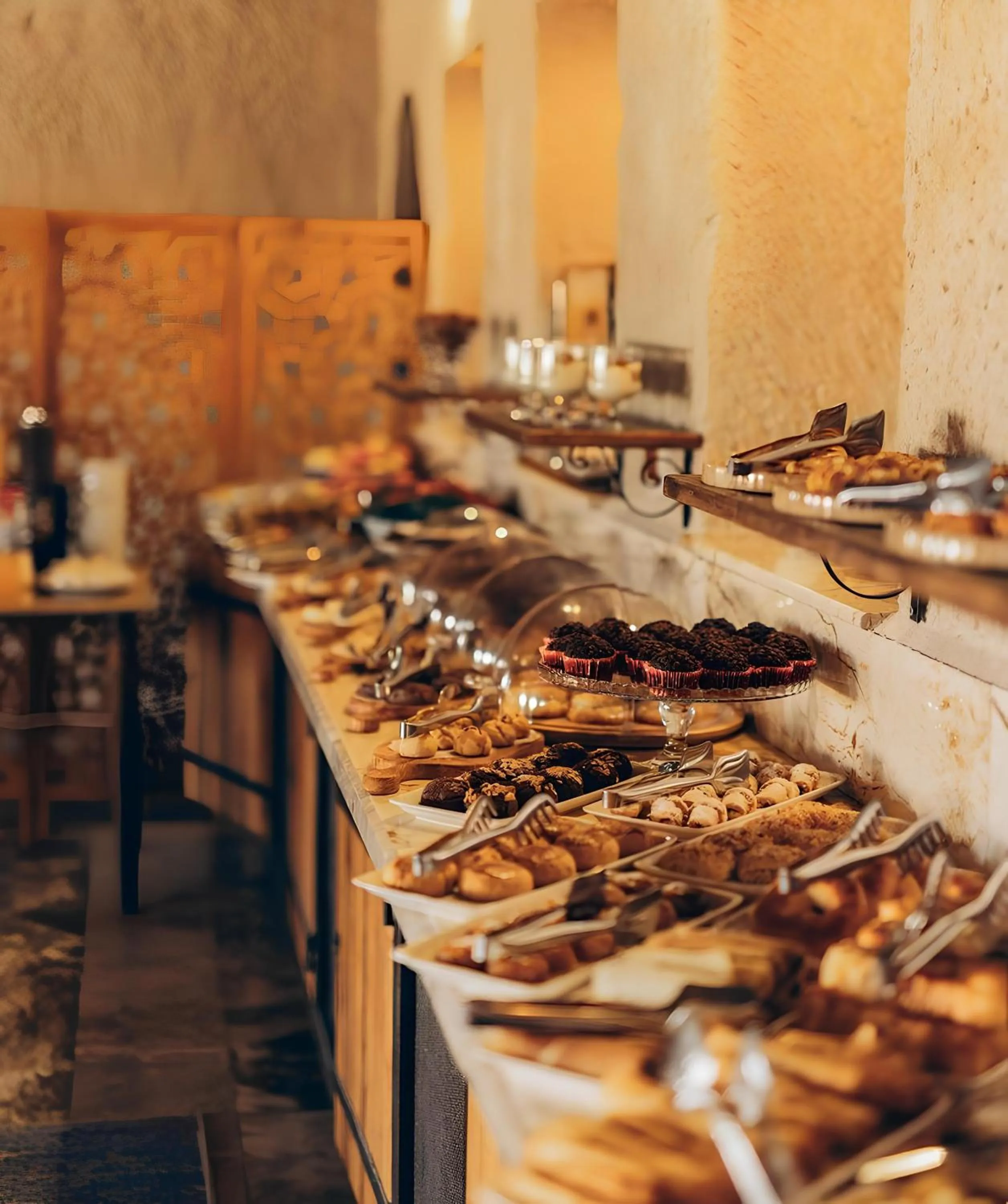 Restaurant/places to eat in Seki Cave Suites