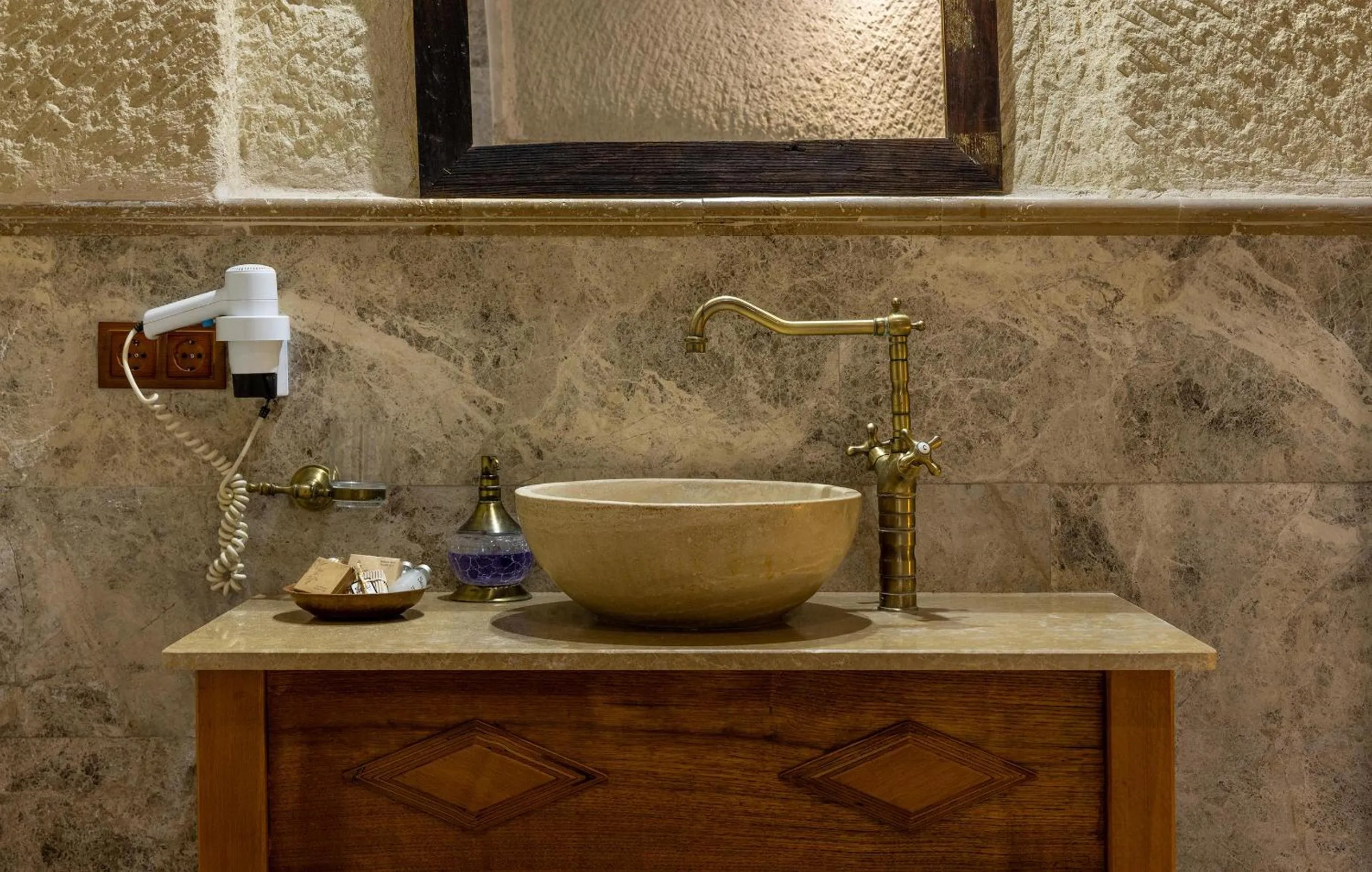 Bathroom in Seki Cave Suites