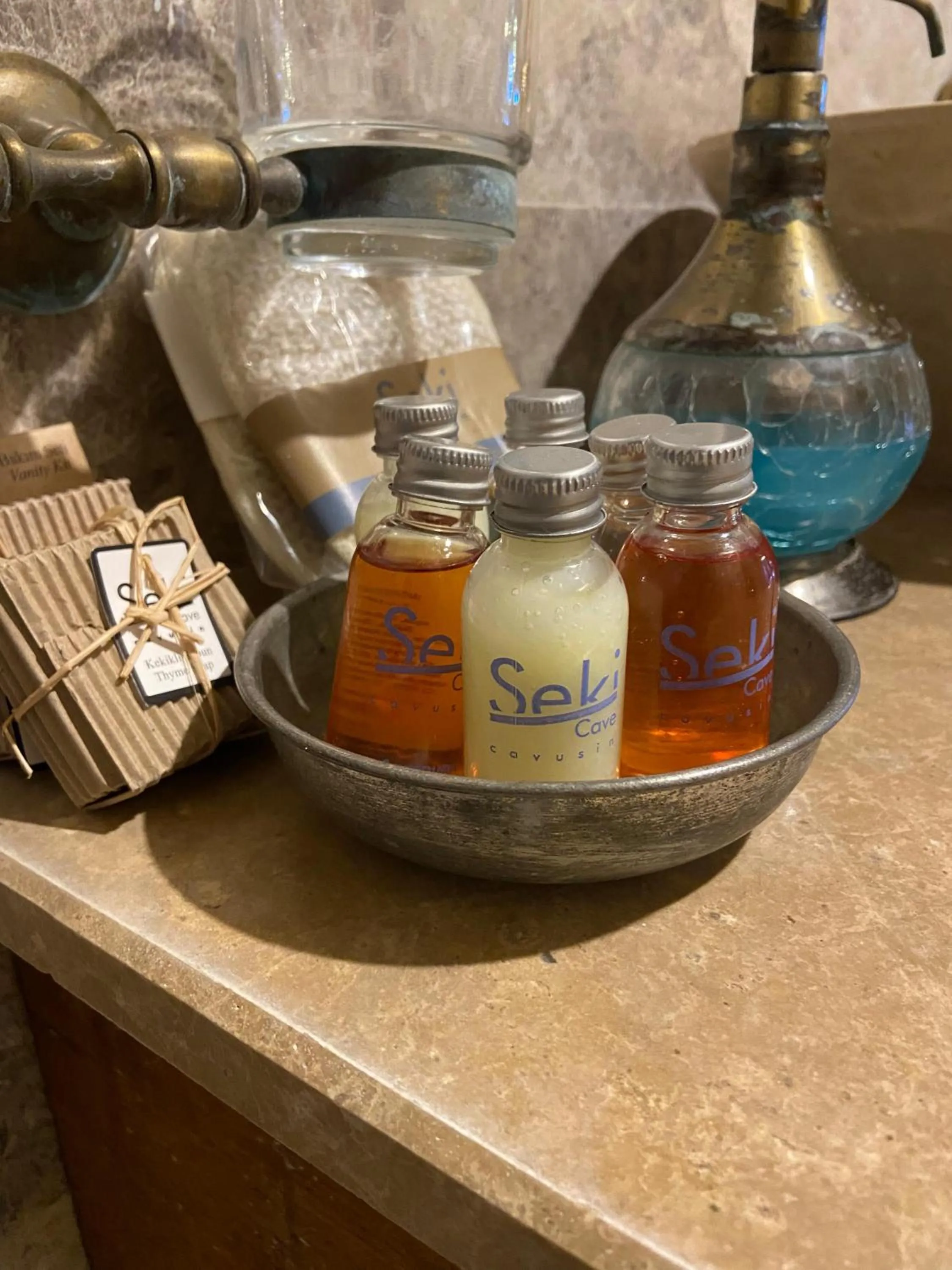 Bathroom in Seki Cave Suites