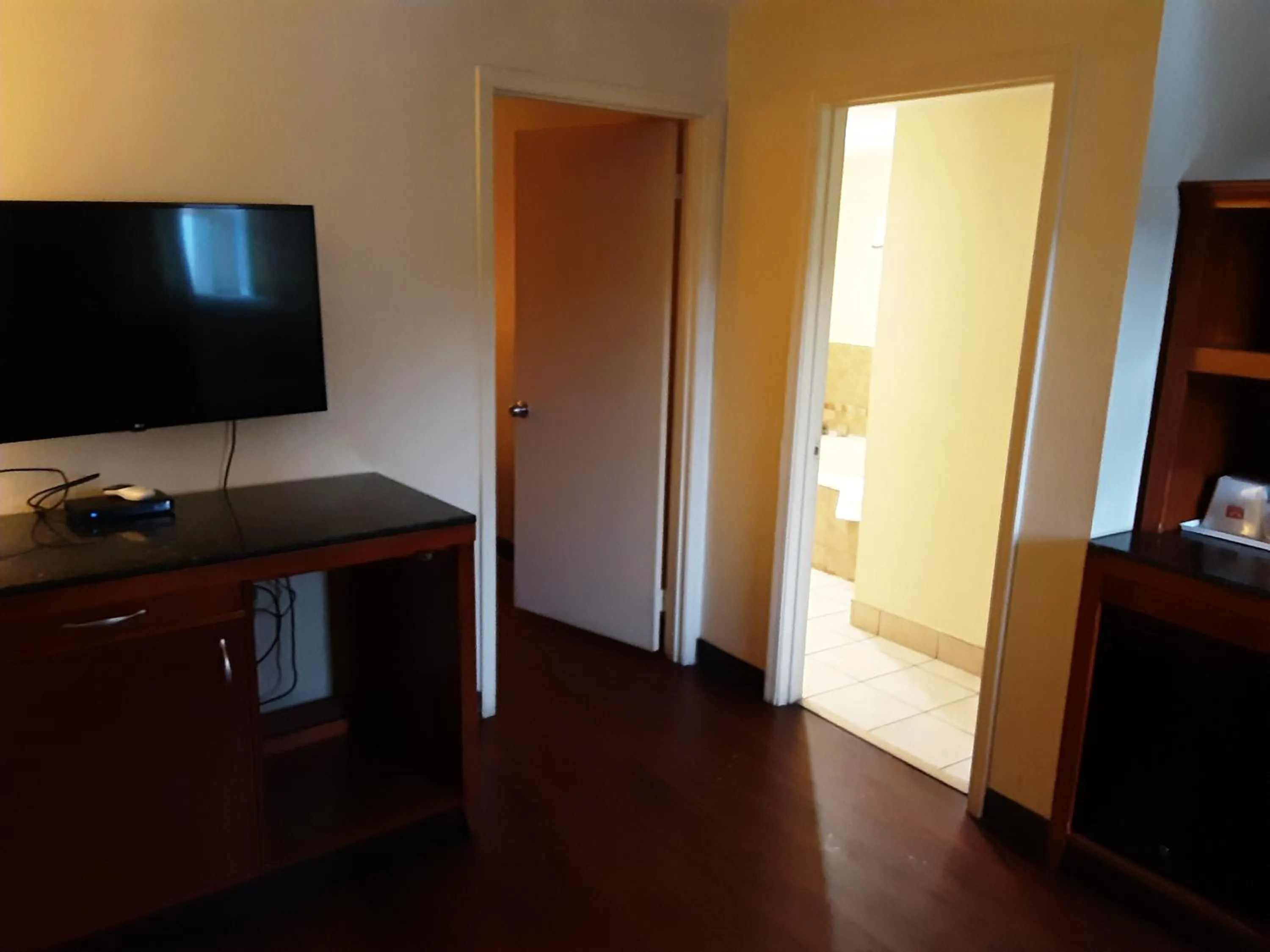 Econo Lodge Inn & Suites Griffin North