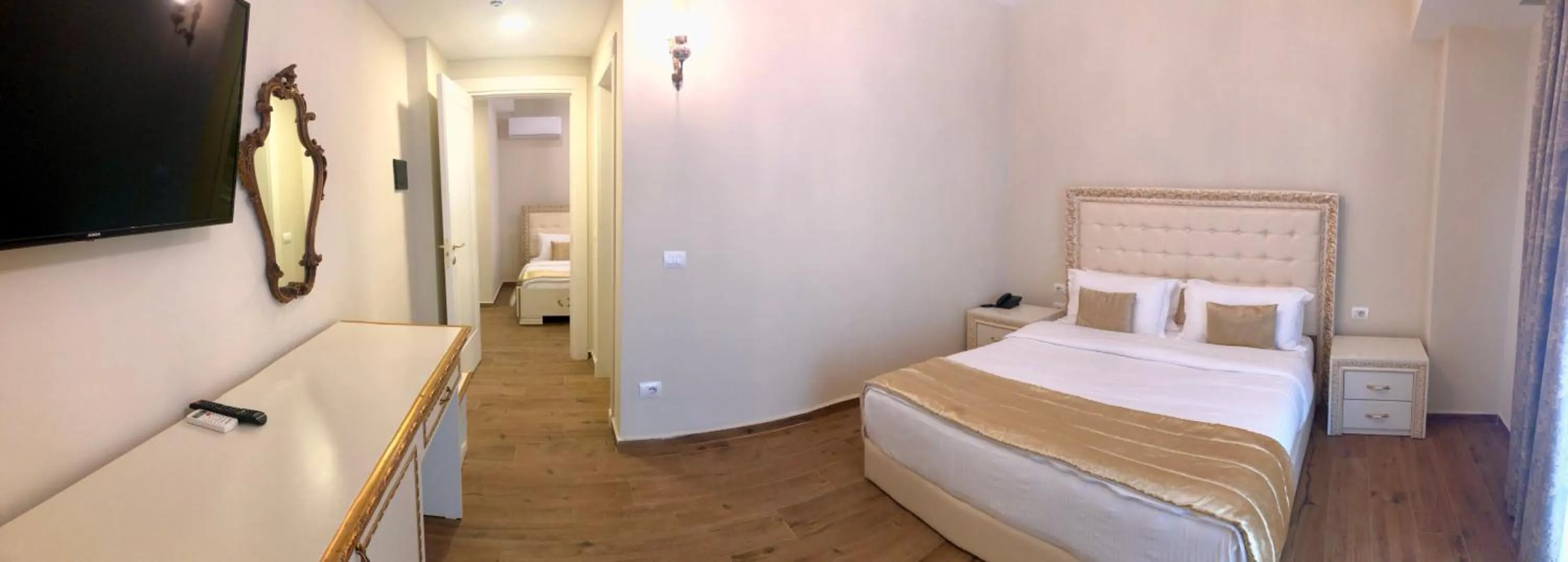 Photo of the whole room, Bed in Hotel Empire Albania