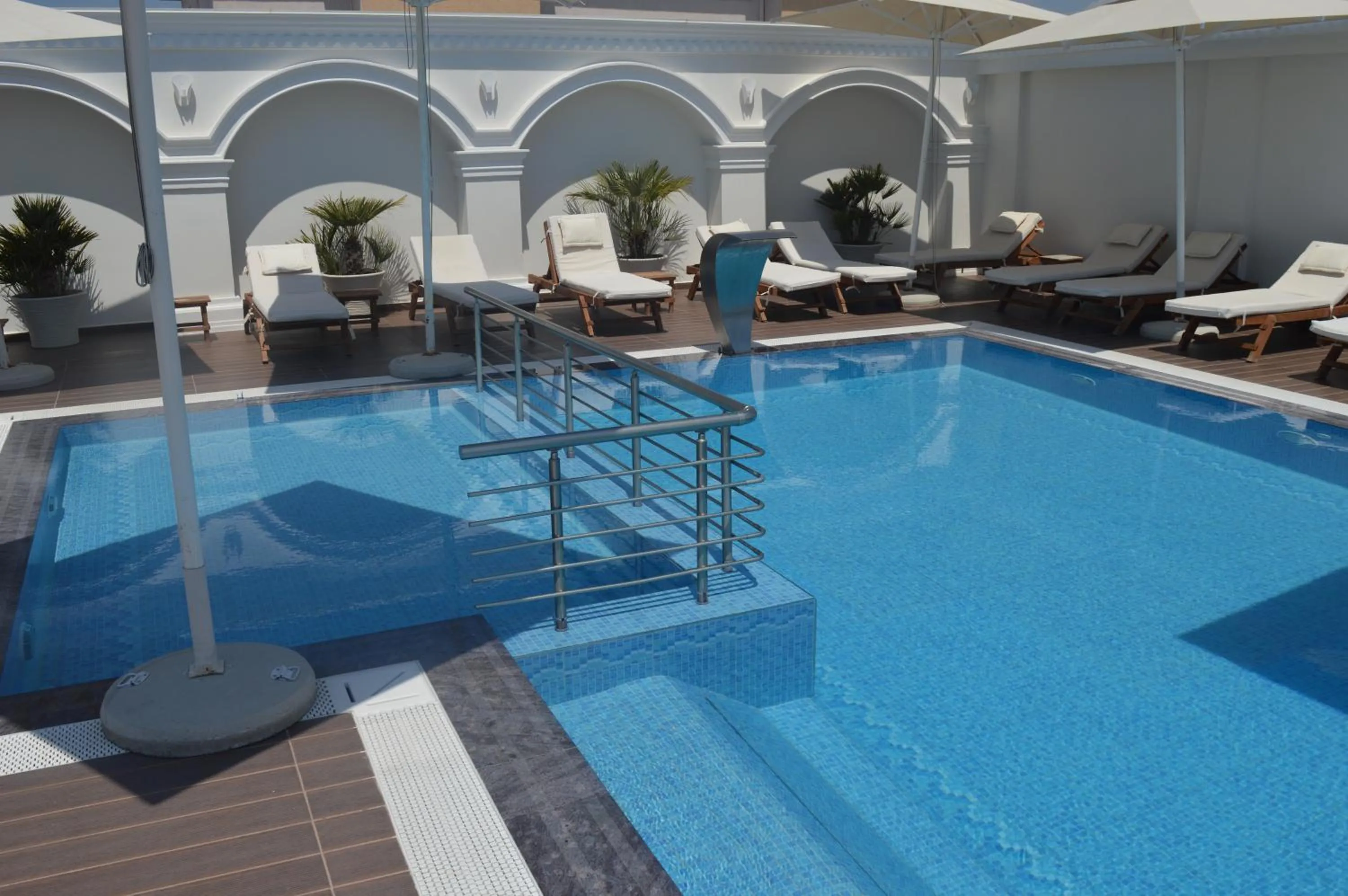 Day in Hotel Empire Albania