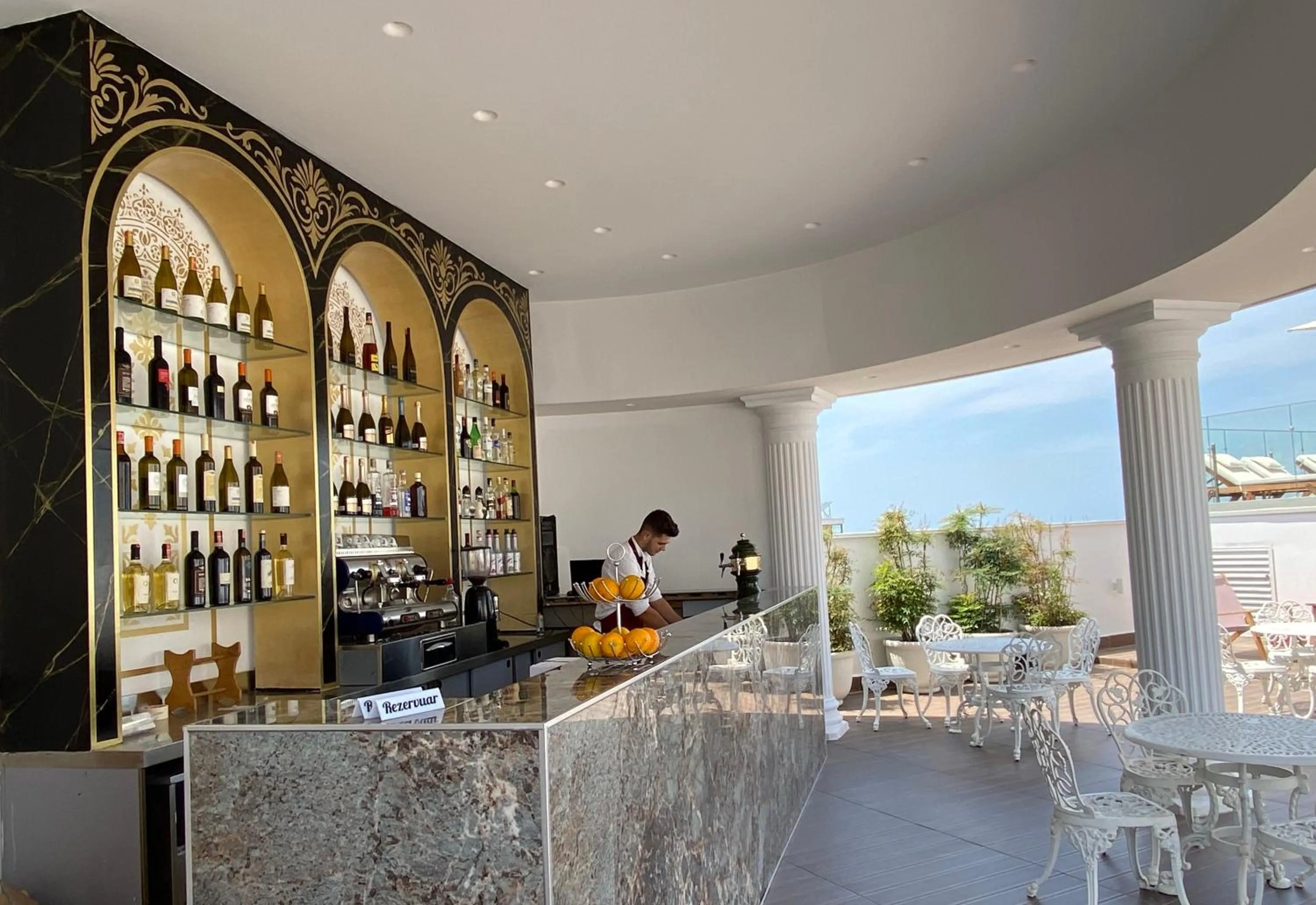 Day in Hotel Empire Albania