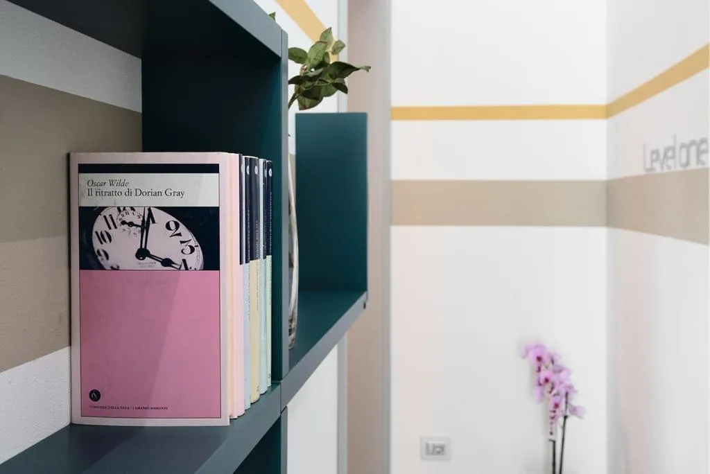 Decorative detail in nautilus b&b suite design