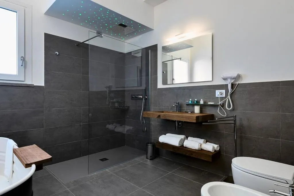 Shower in nautilus b&b suite design