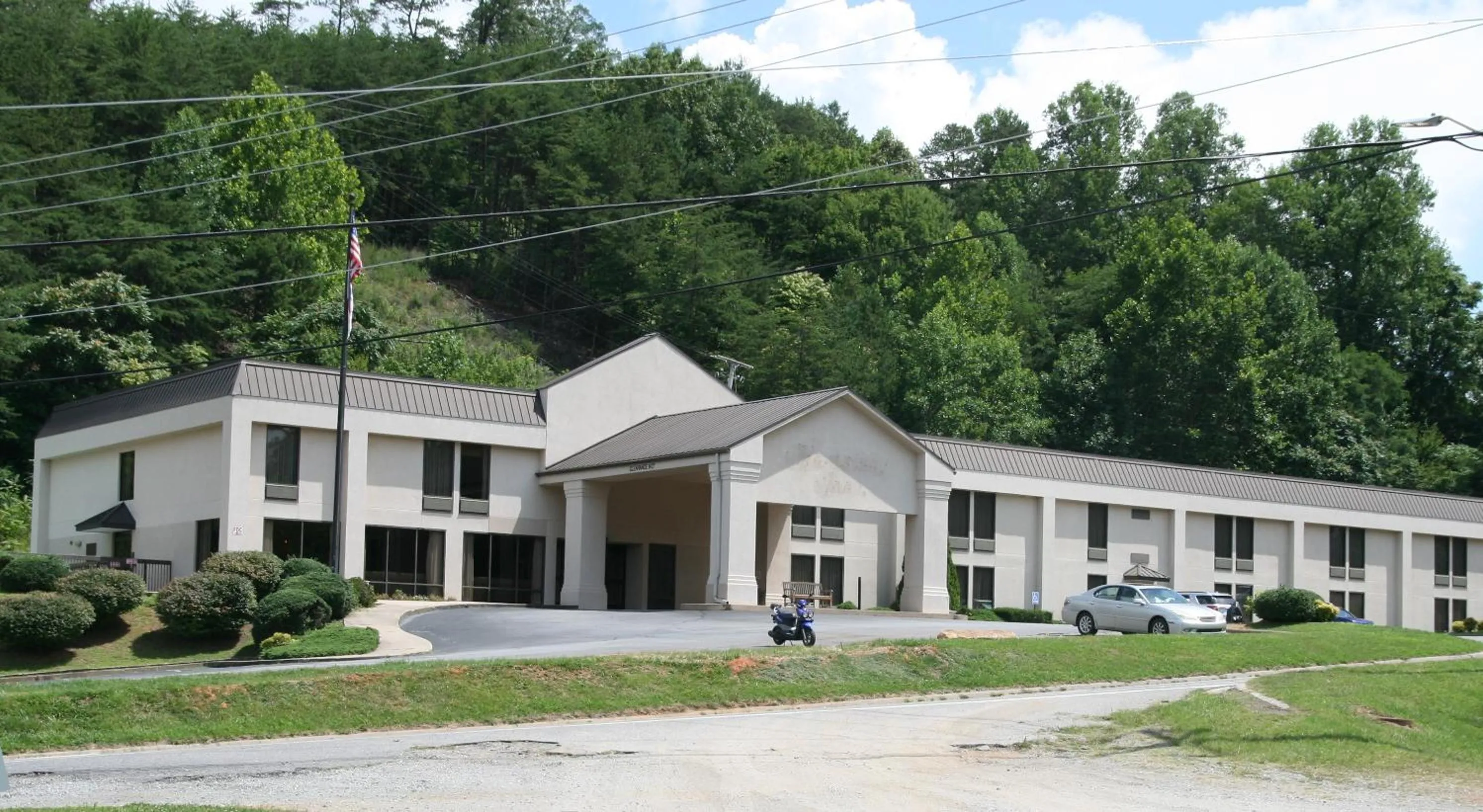 Property building in Cherokee Inn