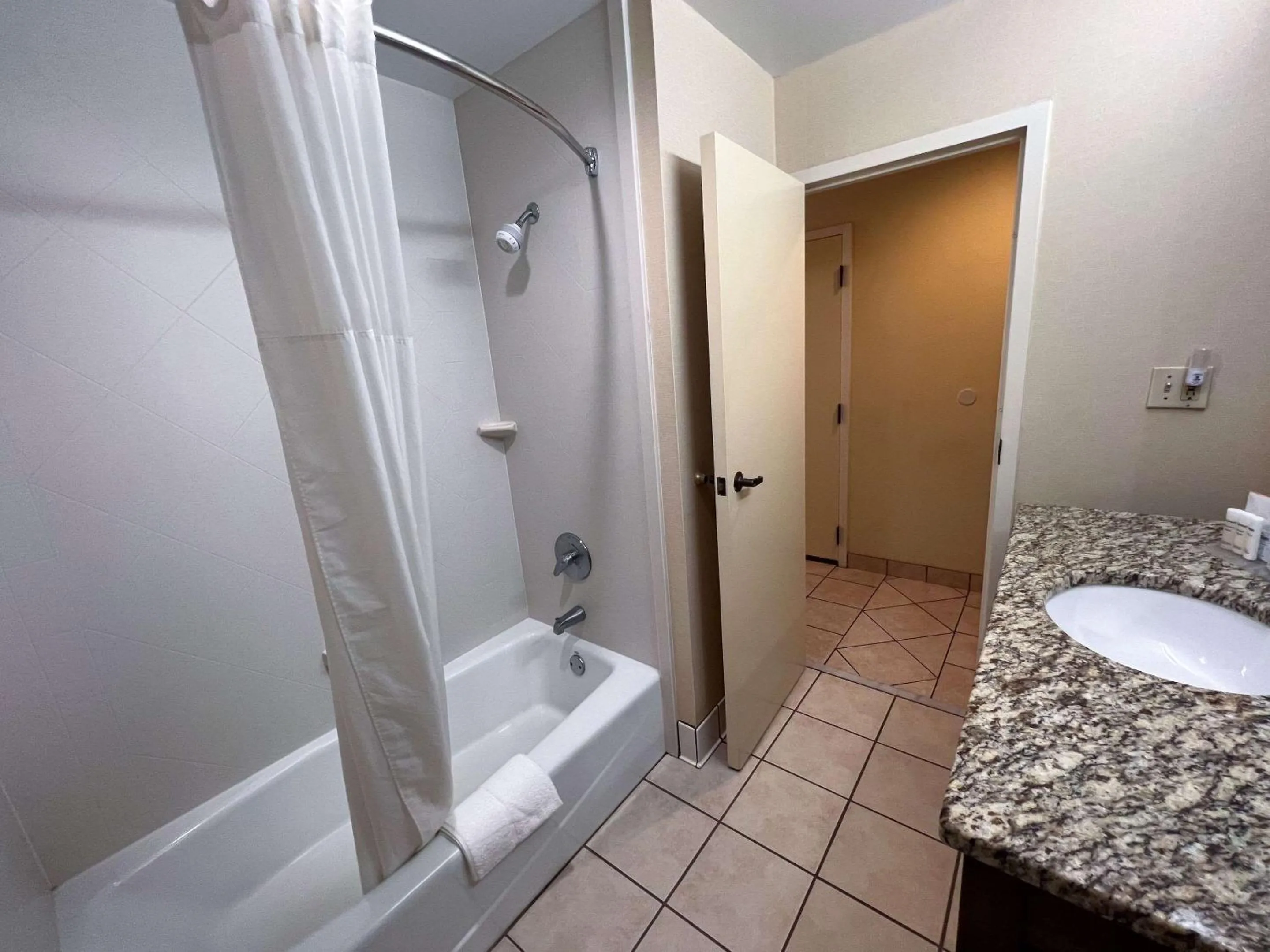 Bedroom in Cherokee Inn