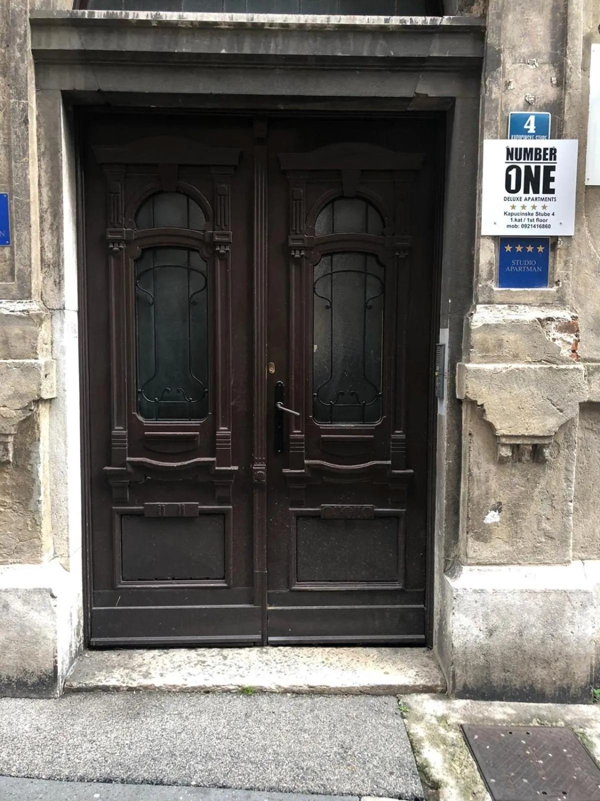Facade/entrance in Number 1 Deluxe Apartments