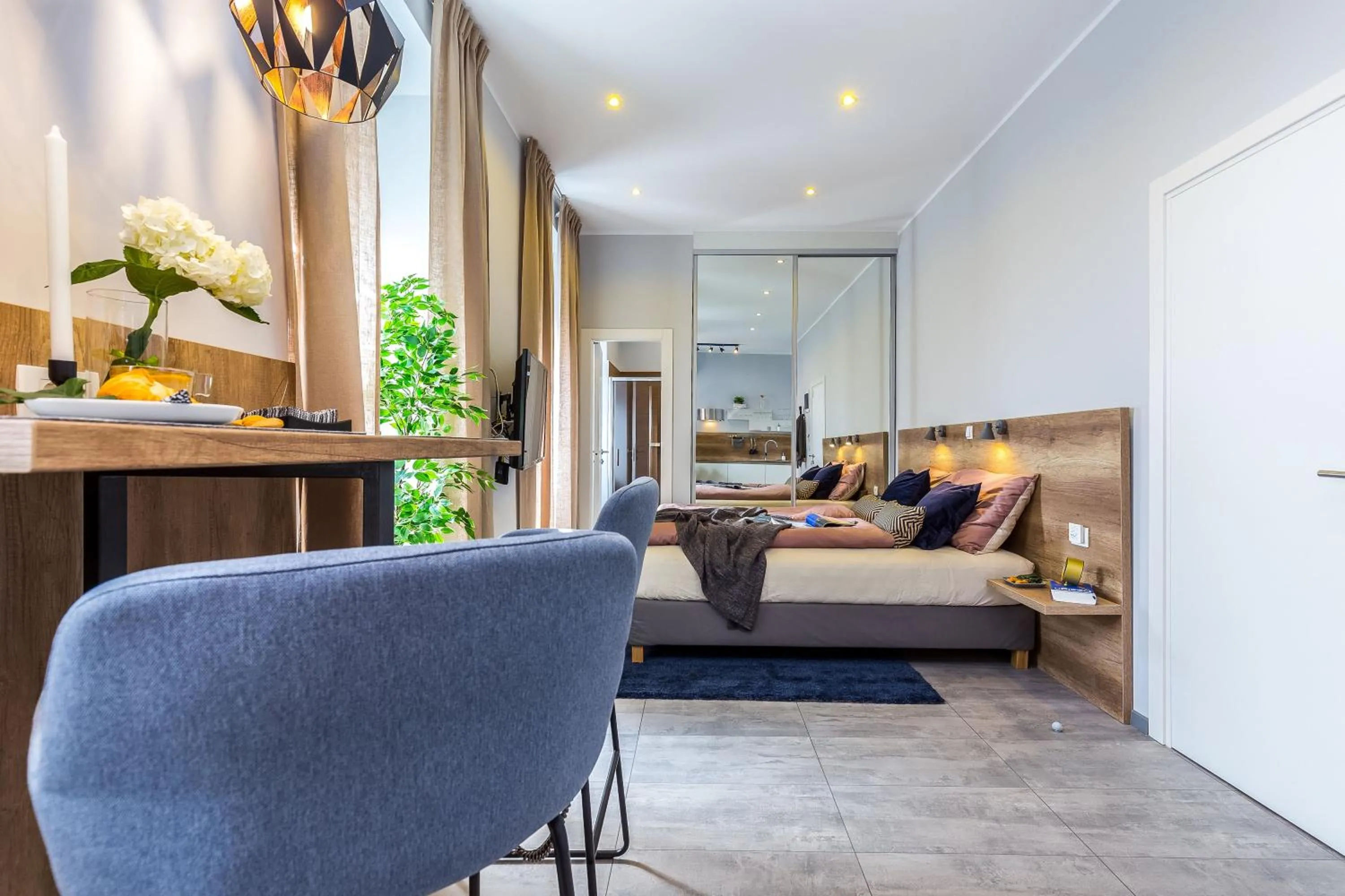 TV and multimedia in Number 1 Deluxe Apartments
