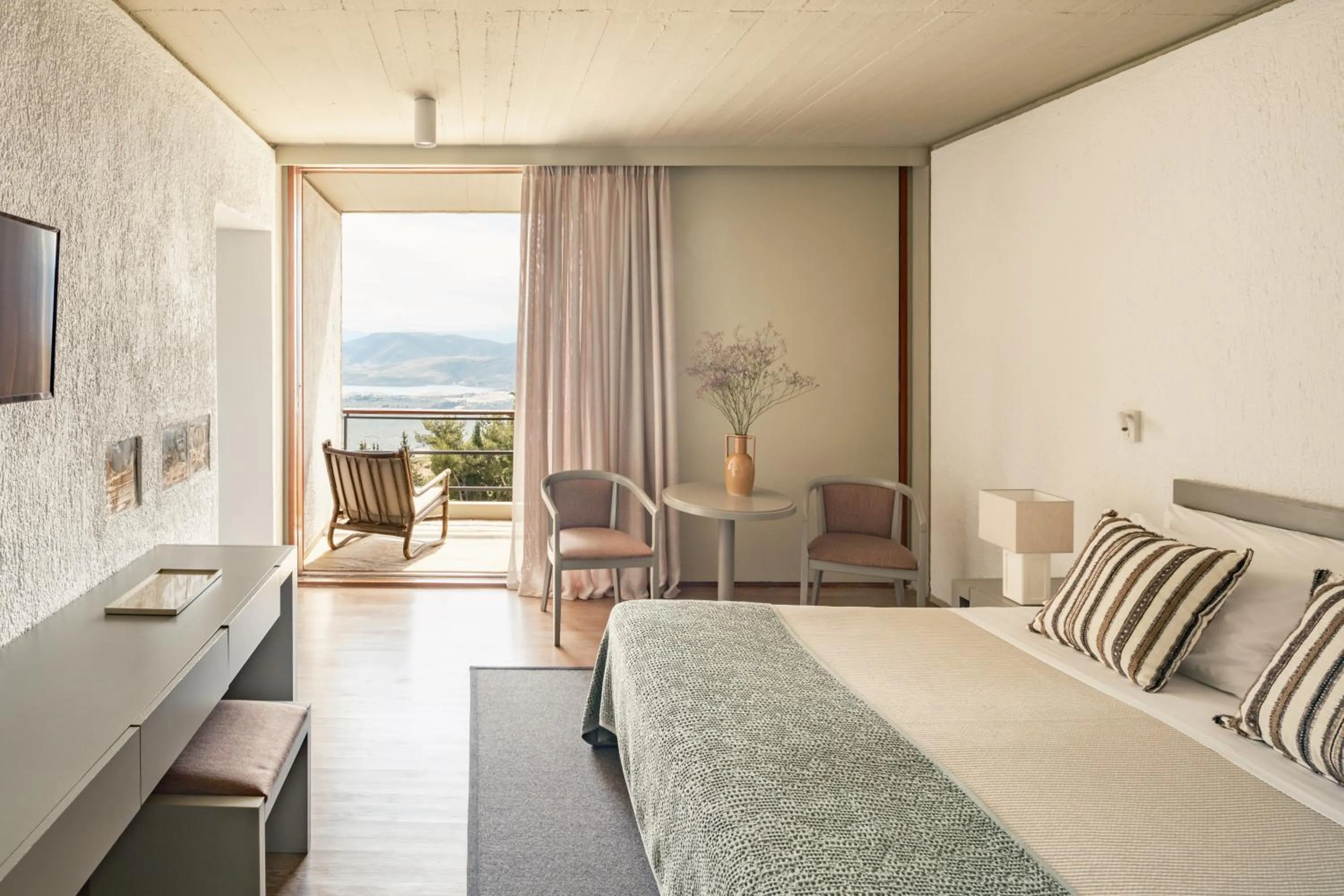 Bed in Amalia Hotel Delphi