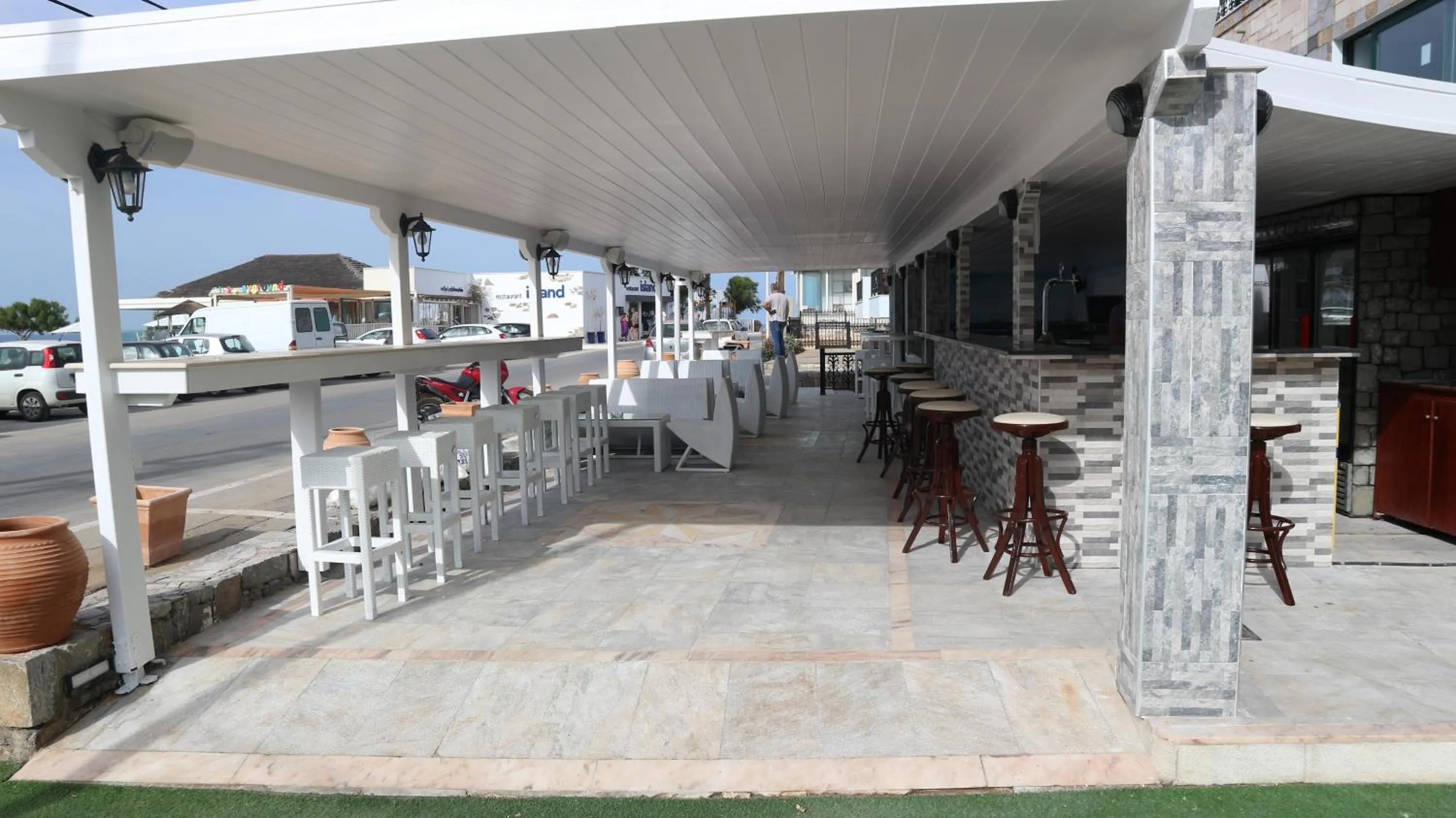 Property building in Diogenis Blue Palace