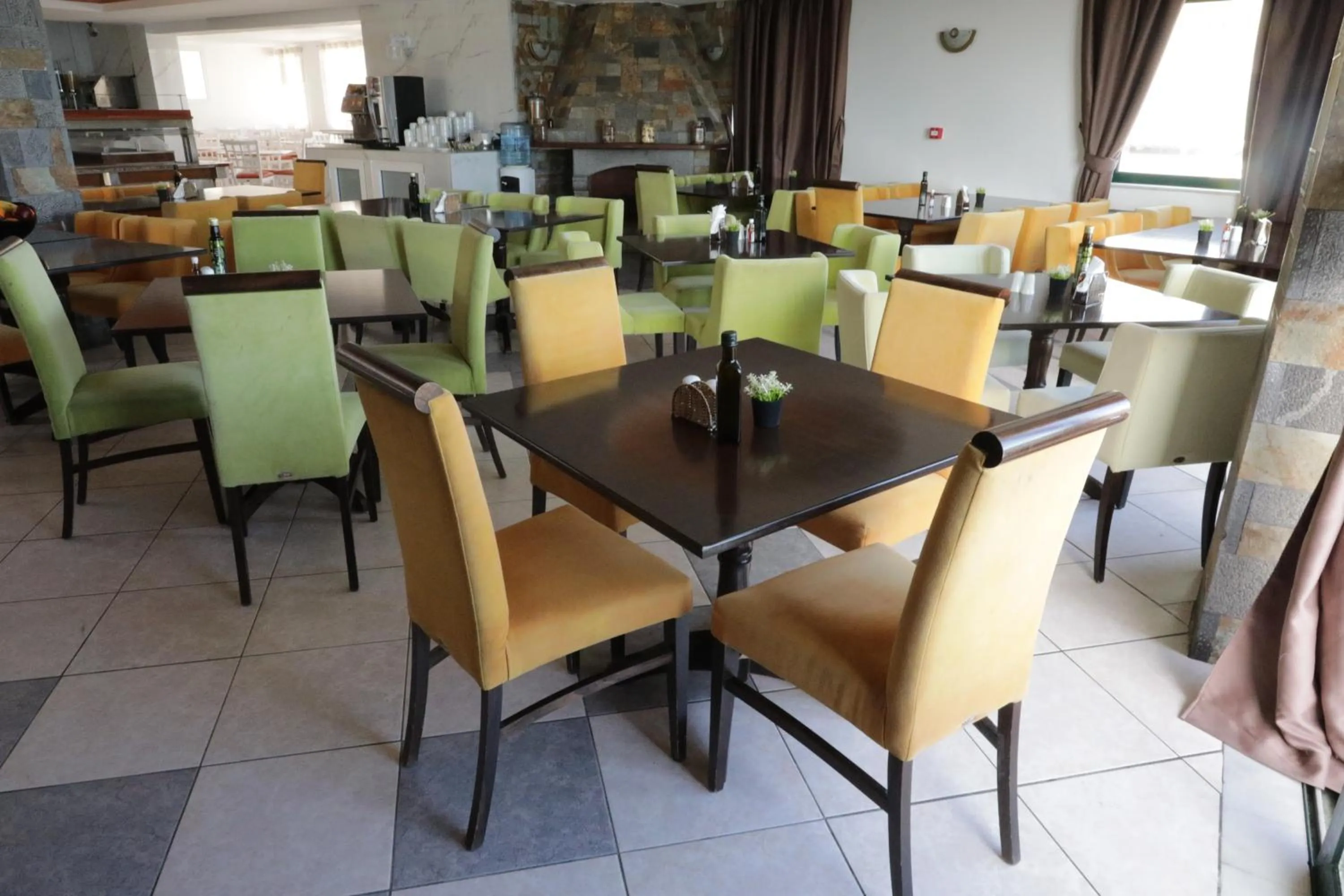 Restaurant/places to eat in Diogenis Blue Palace