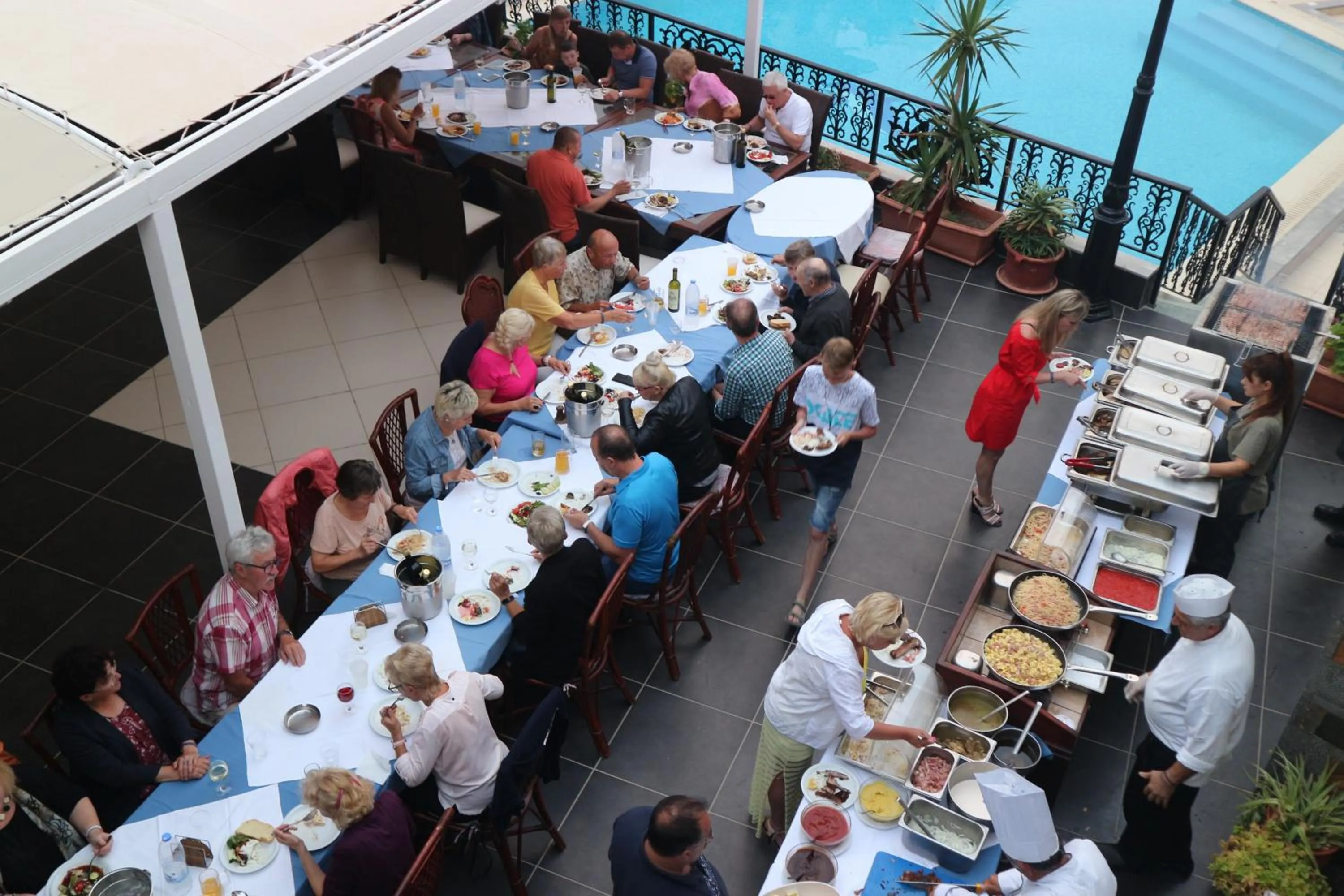 Restaurant/places to eat in Diogenis Blue Palace