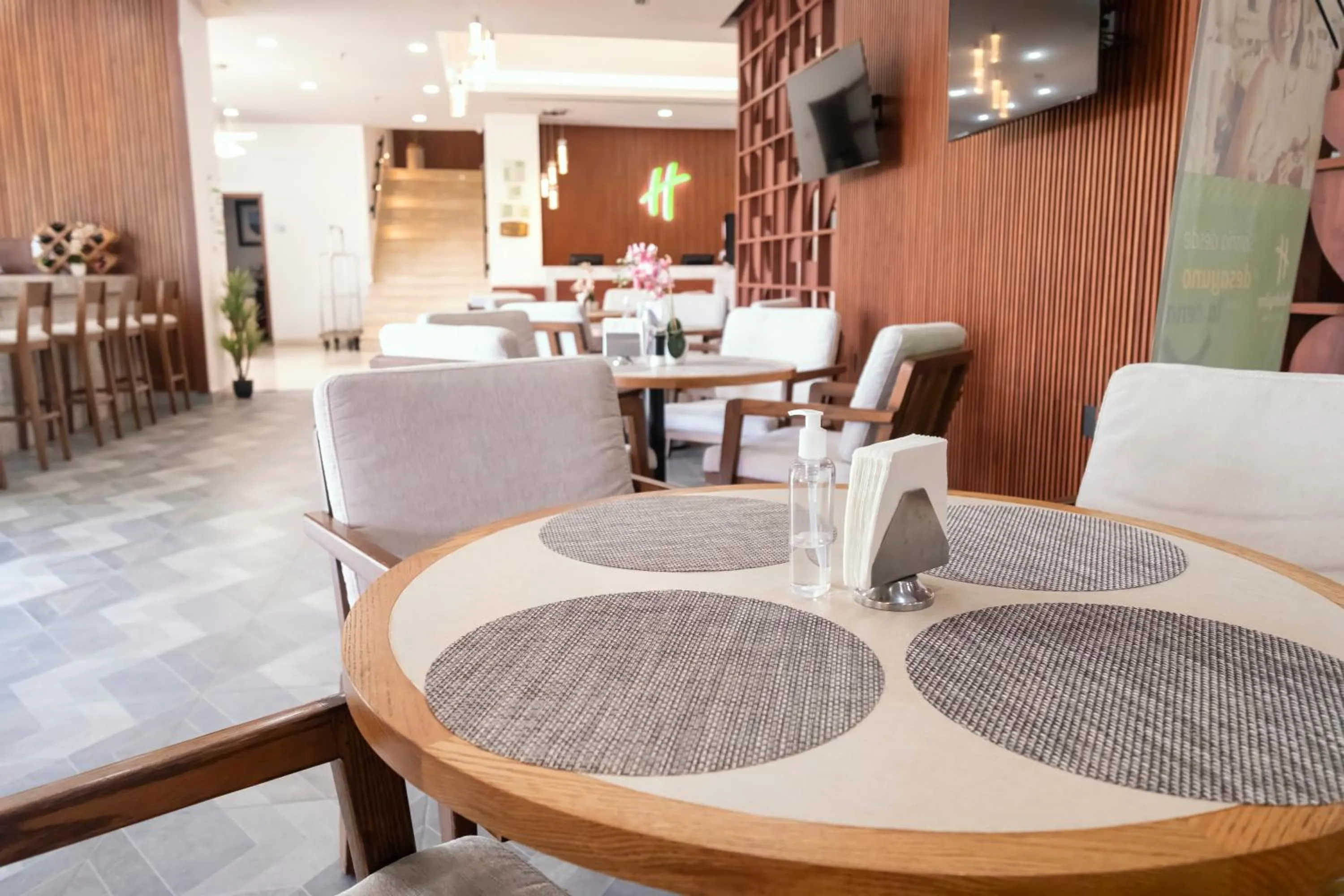 Restaurant/places to eat in Holiday Inn Uruapan by IHG