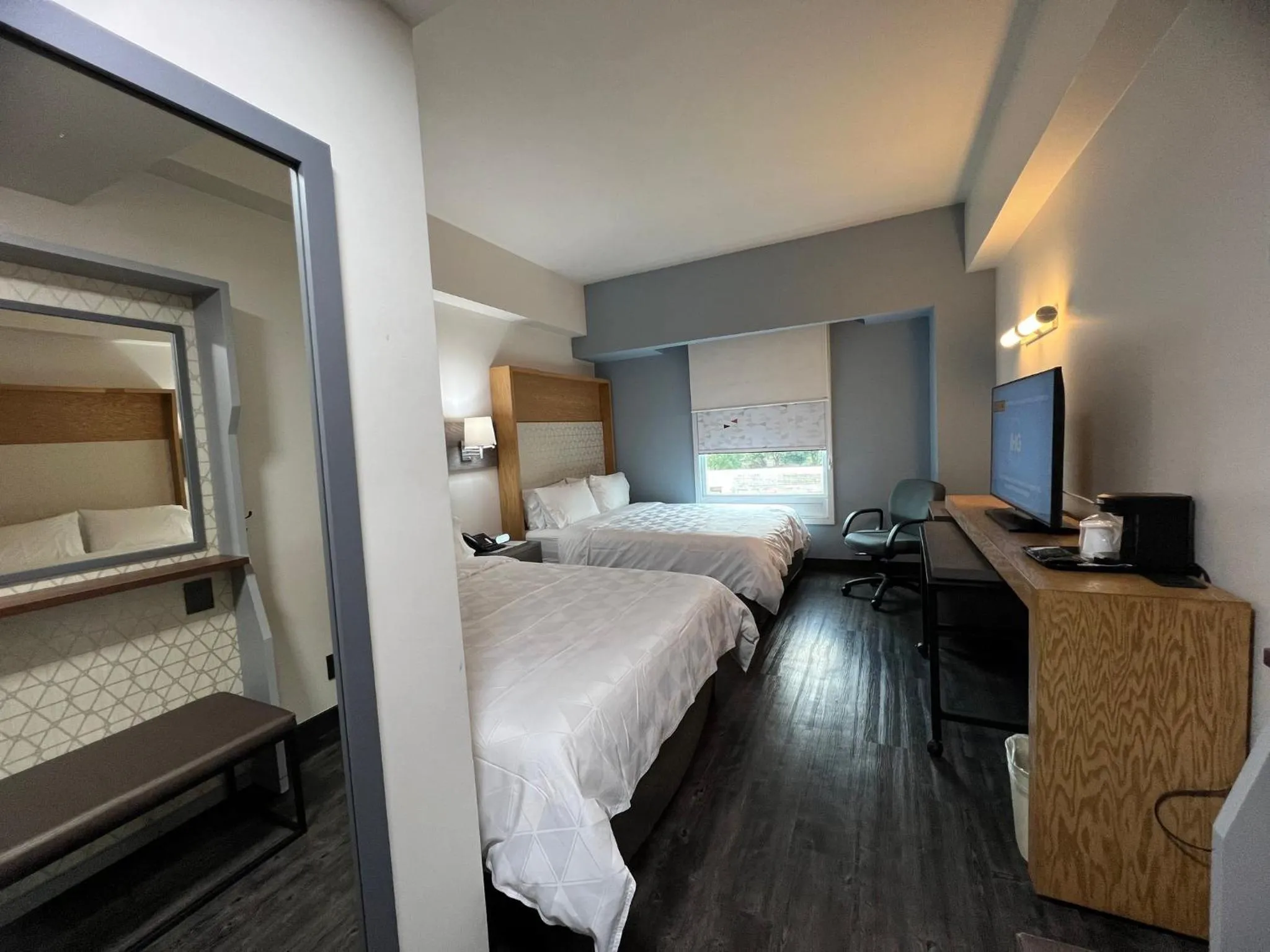 Photo of the whole room, Bed in Holiday Inn Uruapan by IHG