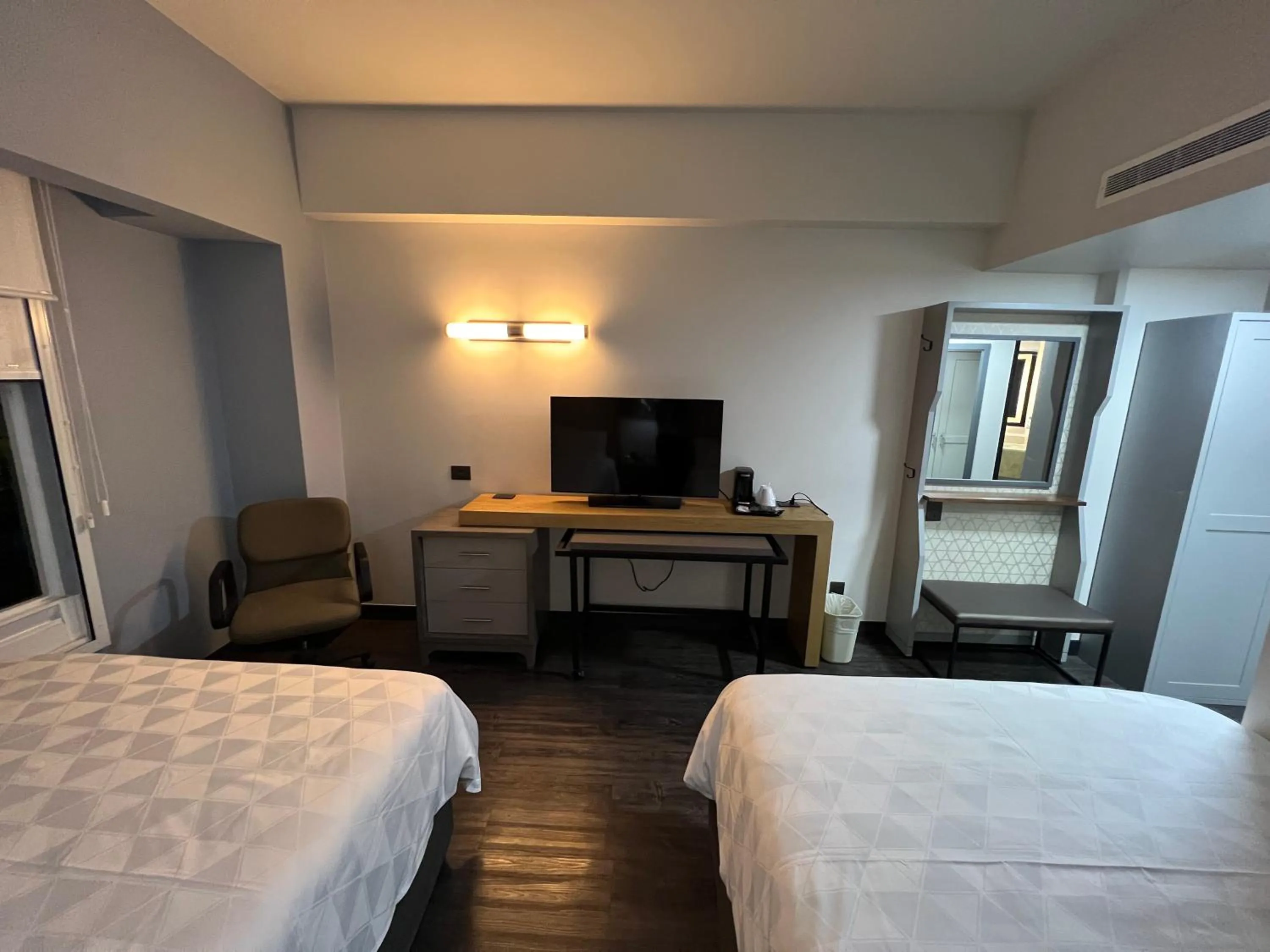 Bedroom, Bed in Holiday Inn Uruapan by IHG