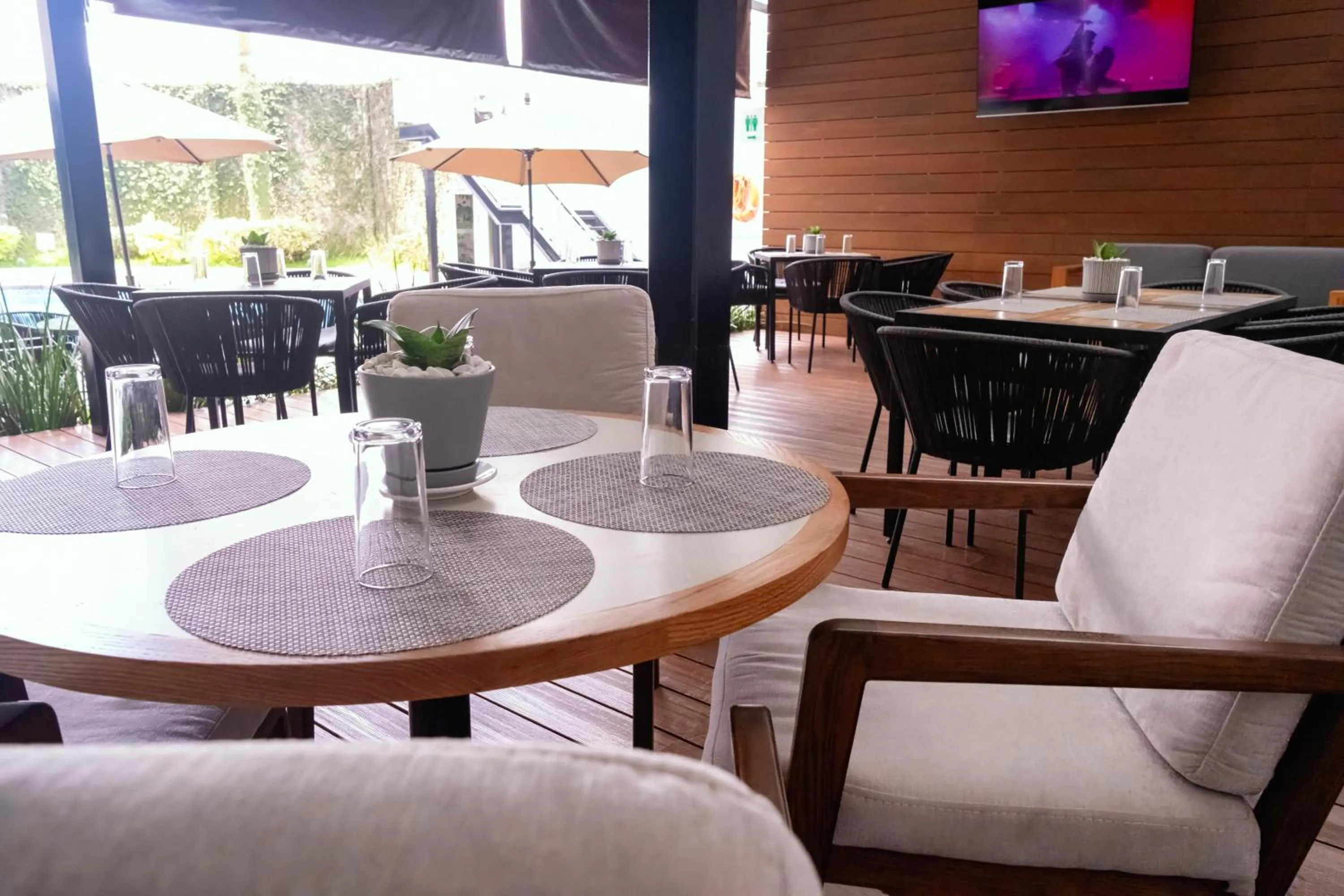Restaurant/places to eat in Holiday Inn Uruapan by IHG