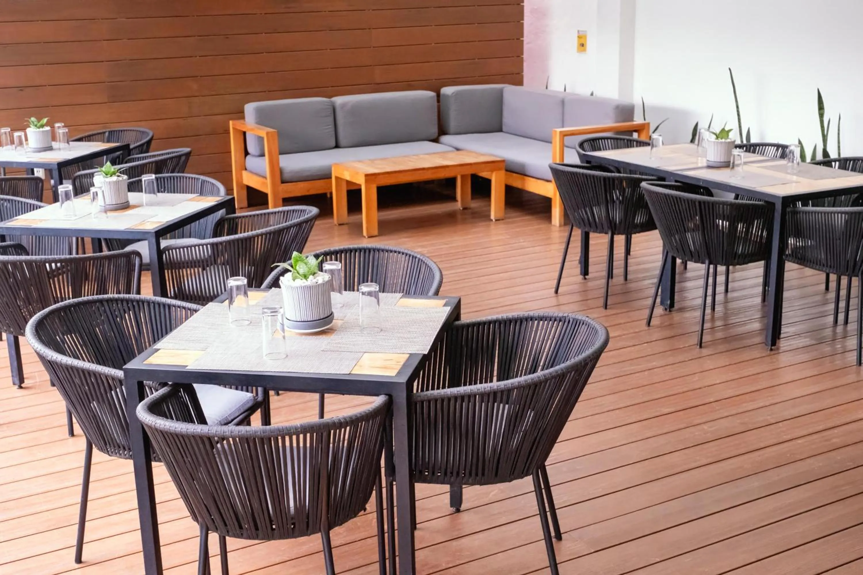 Restaurant/places to eat in Holiday Inn Uruapan by IHG