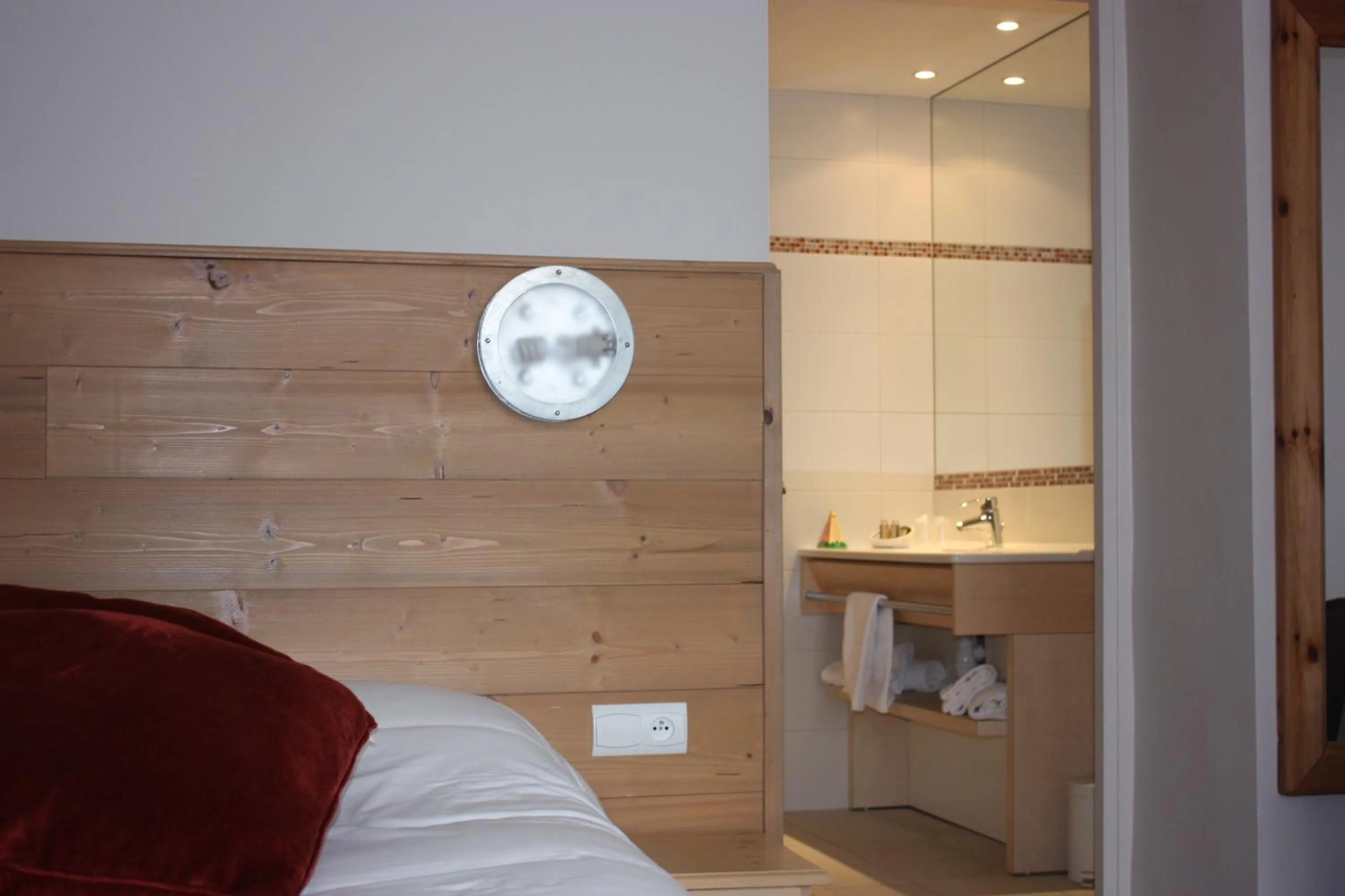 Decorative detail, Bed in Hotel le Chalet