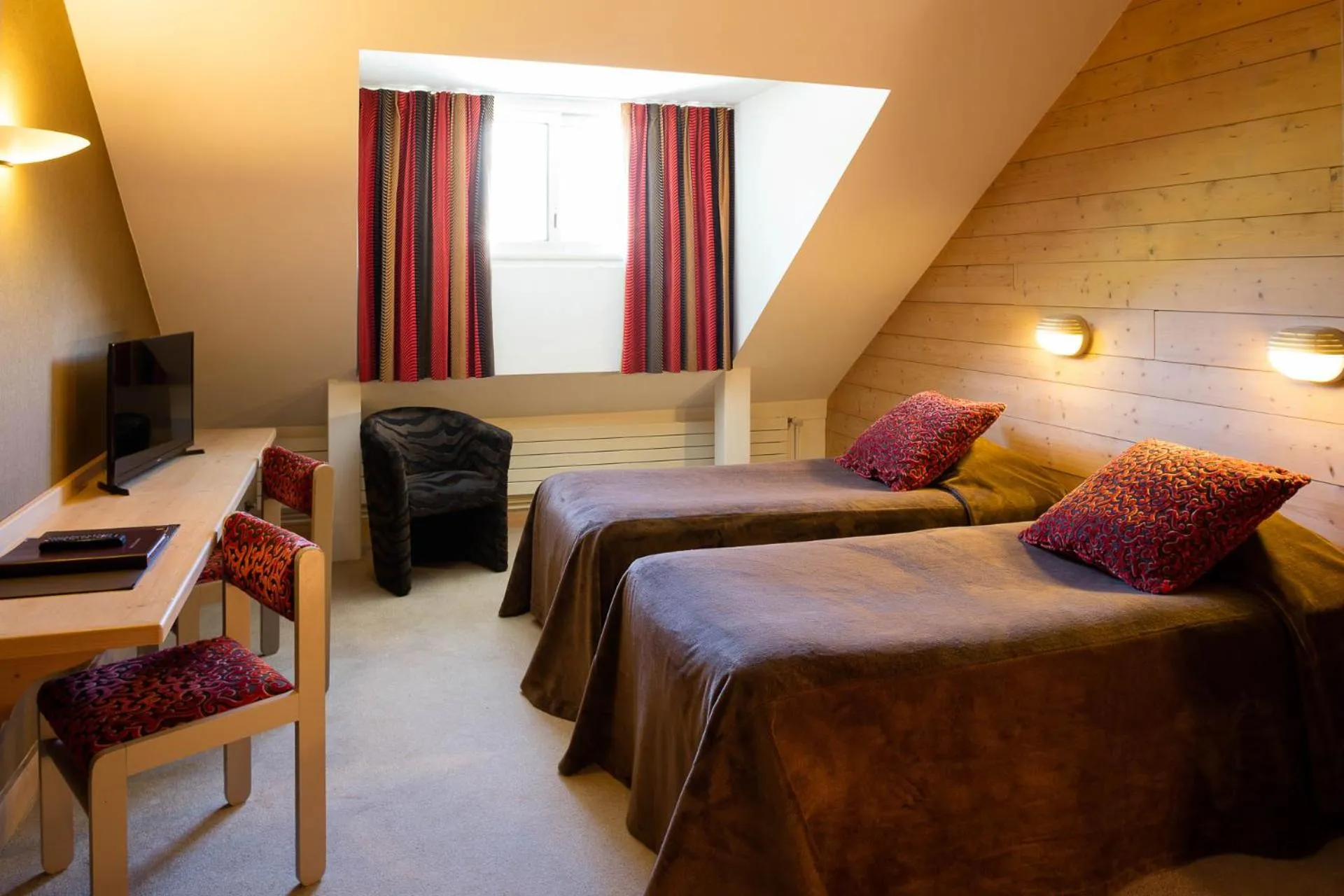 Photo of the whole room, Bed in Hotel le Chalet