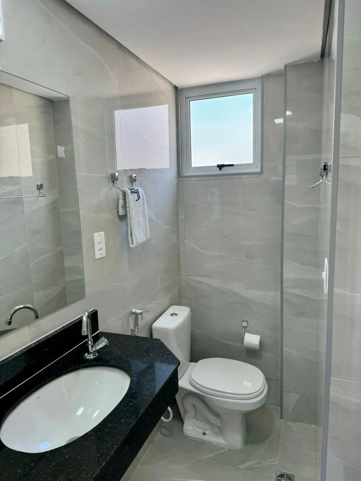 Shower in San Francisco Plazza Hotel