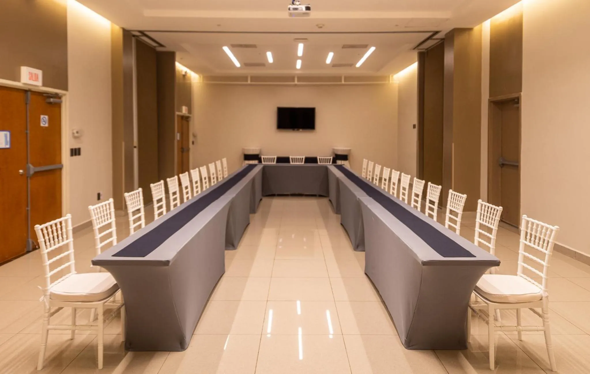 Meeting/conference room in Holiday Inn Express Tapachula by IHG