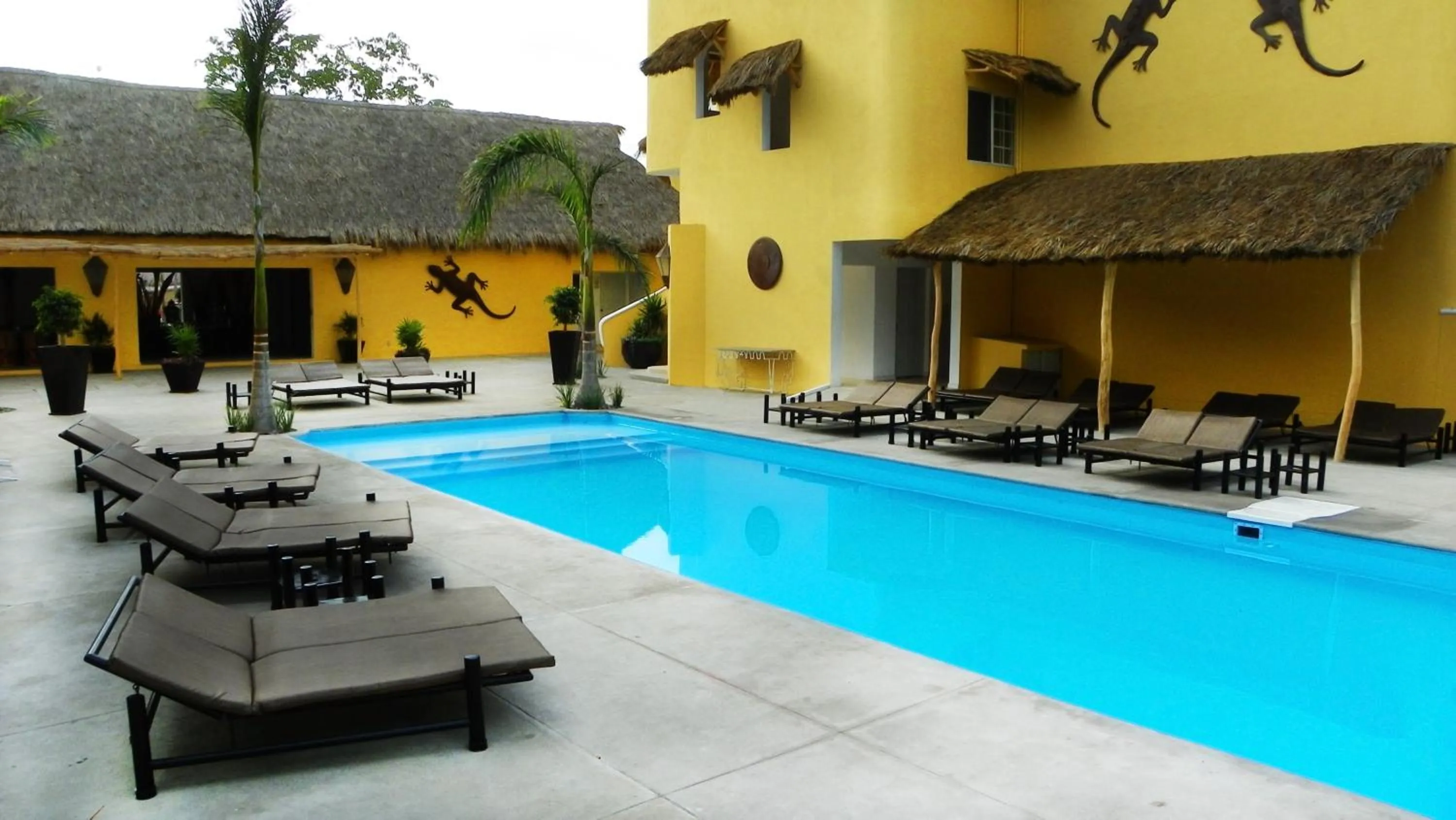 Swimming pool in Zar Manzanillo