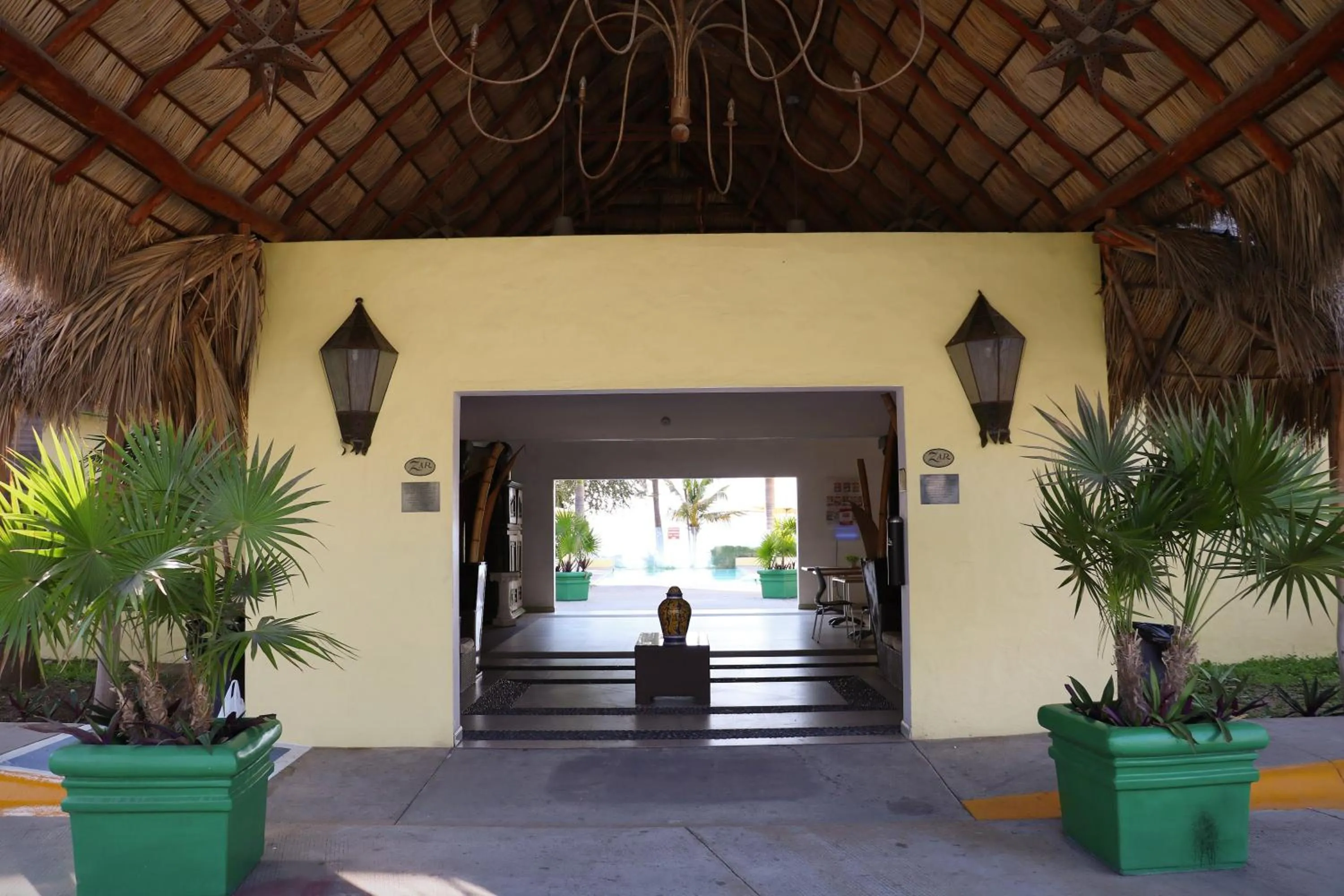 Facade/entrance in Zar Manzanillo