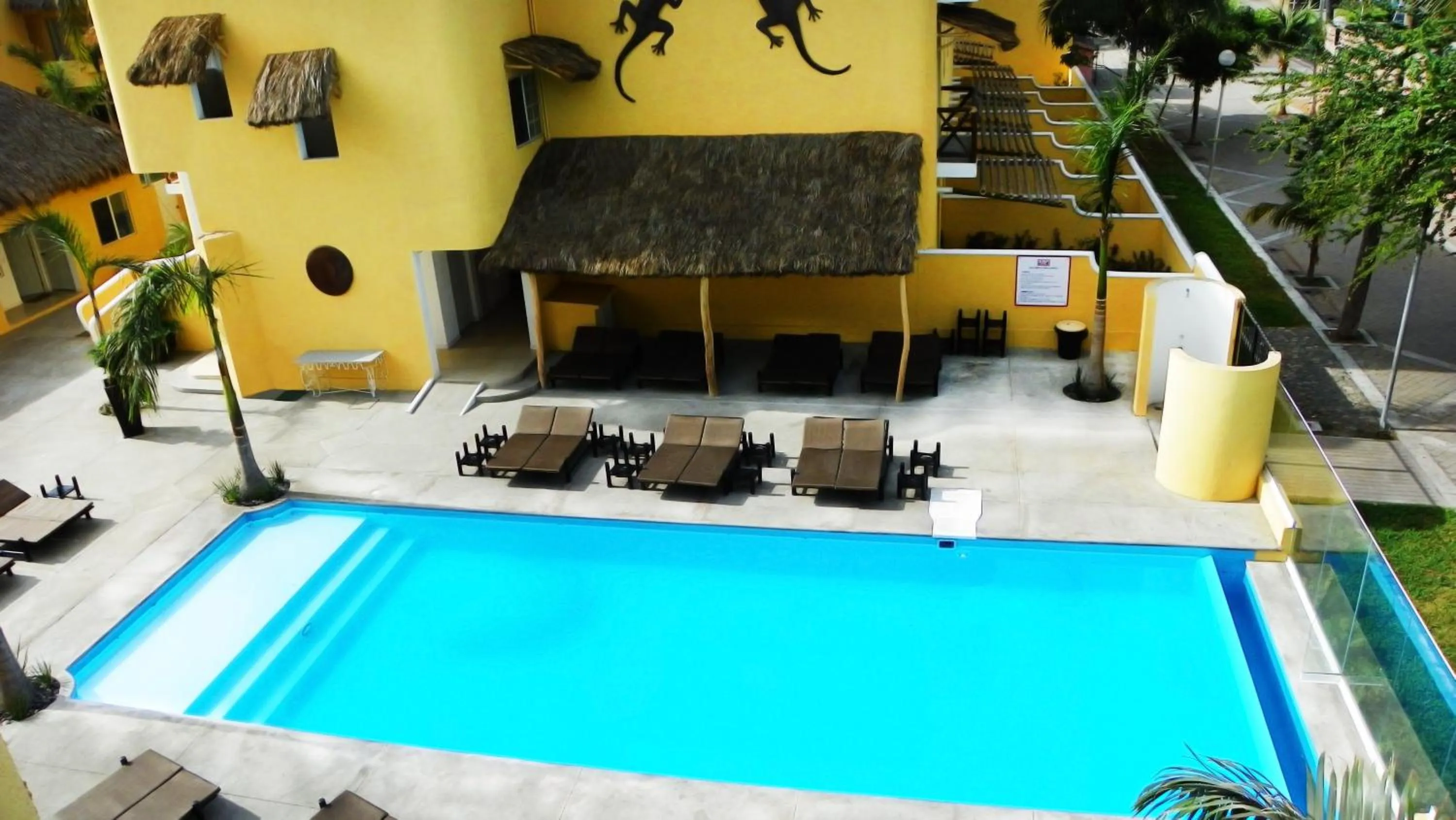 Swimming pool in Zar Manzanillo