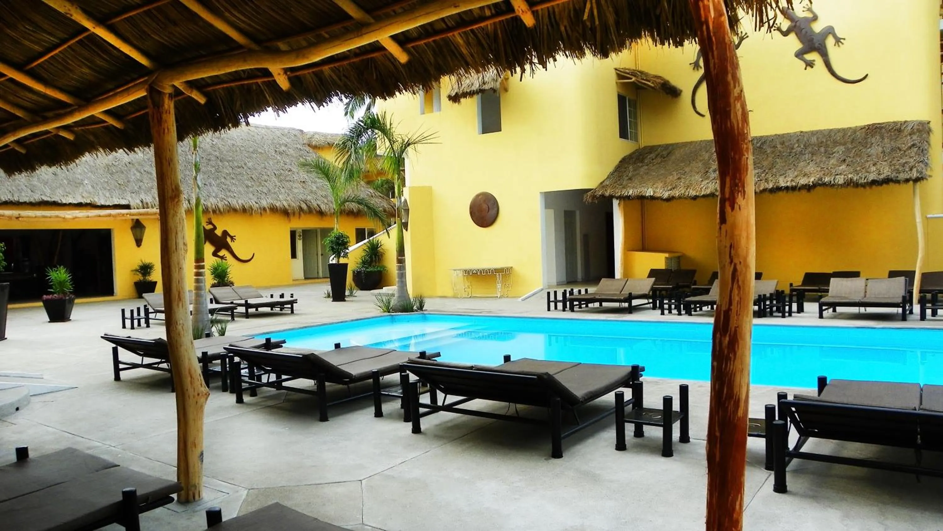 Swimming pool in Zar Manzanillo