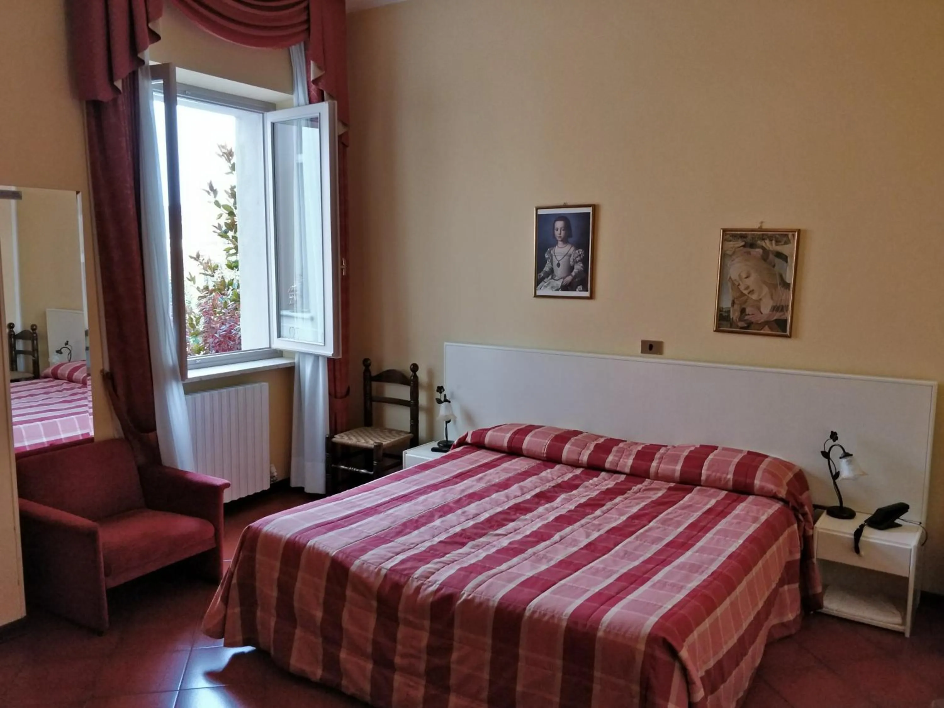 Bed in Hotel Barolo Classico