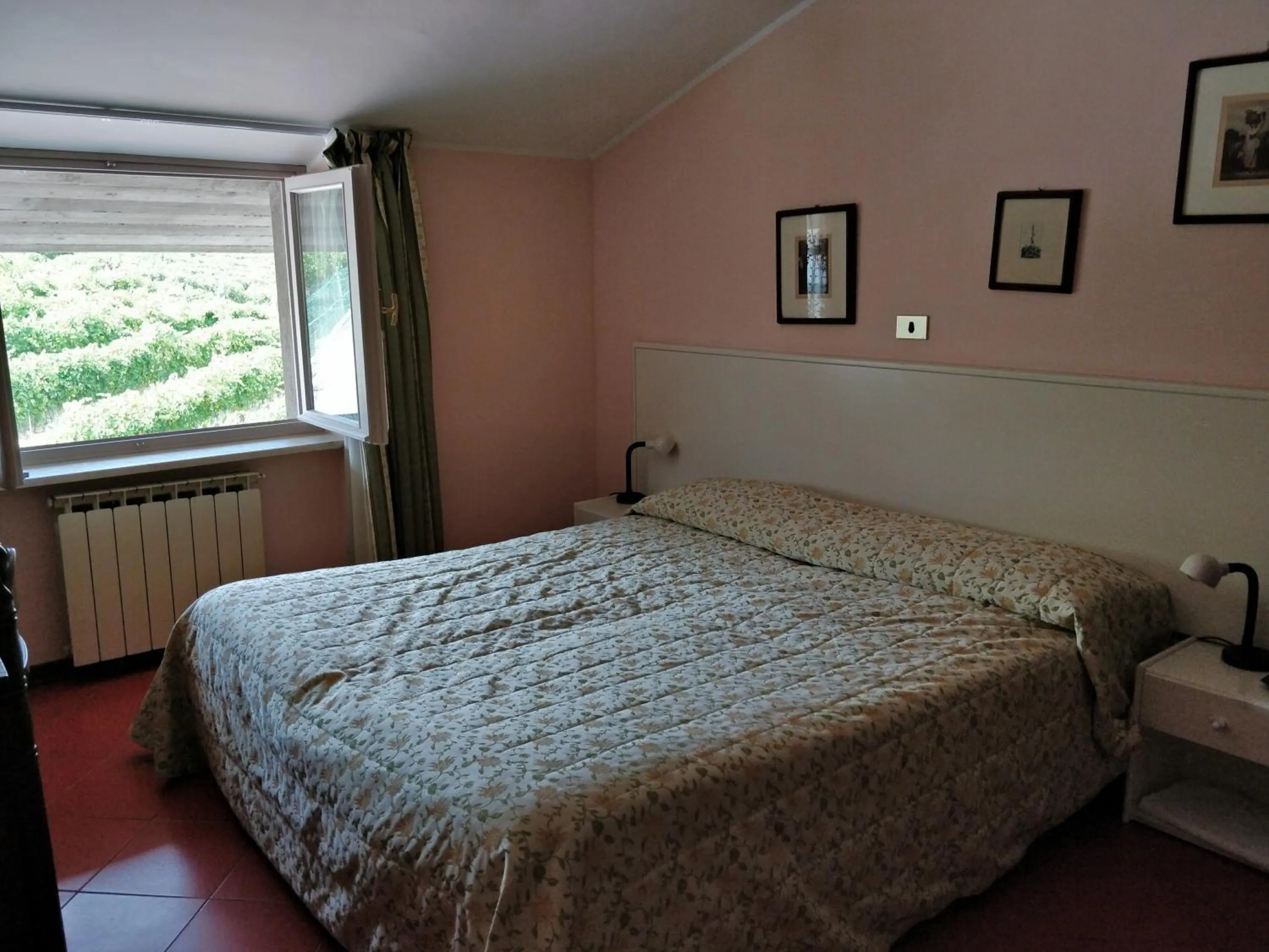 Bed in Hotel Barolo Classico