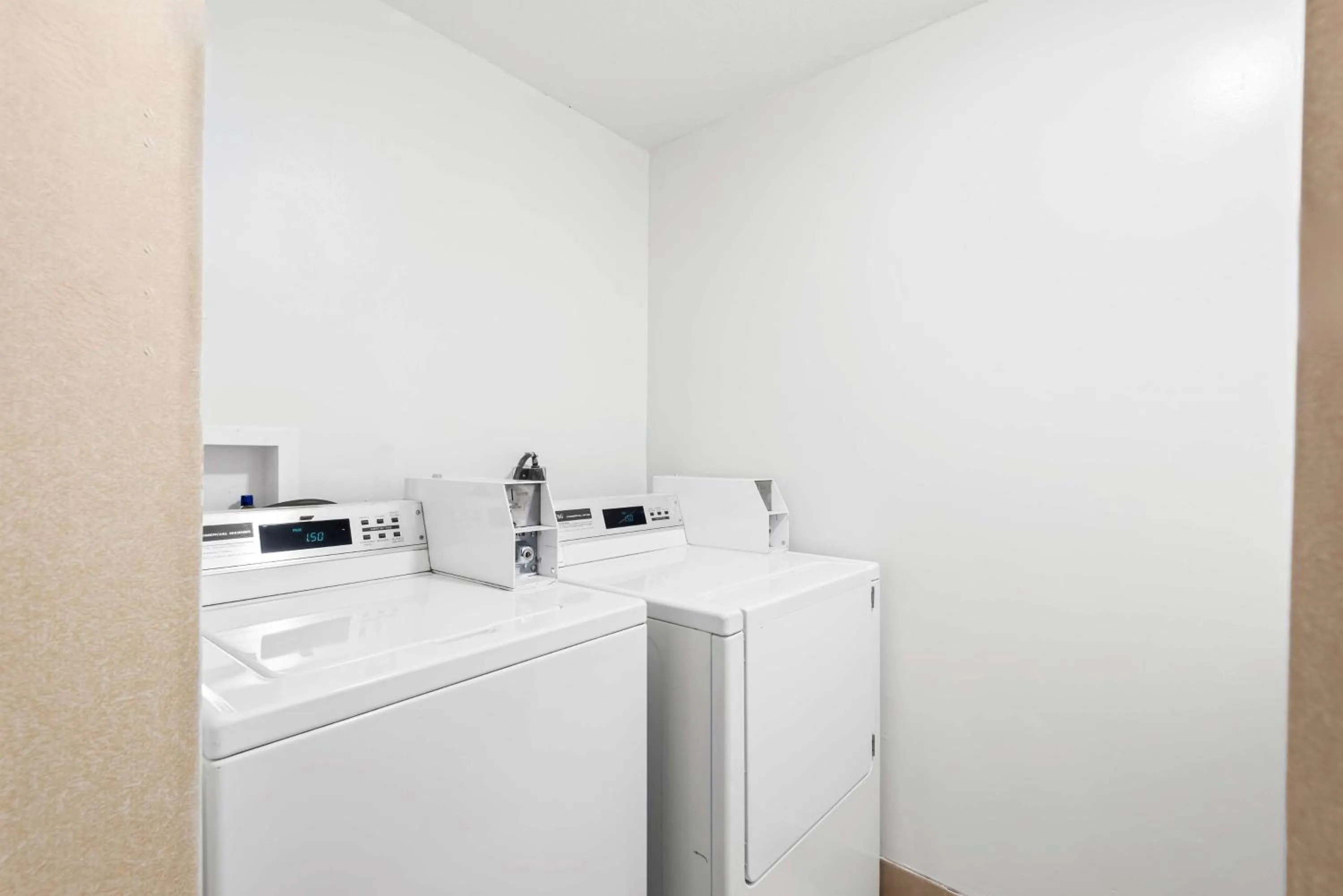 laundry in Best Western Airport Inn