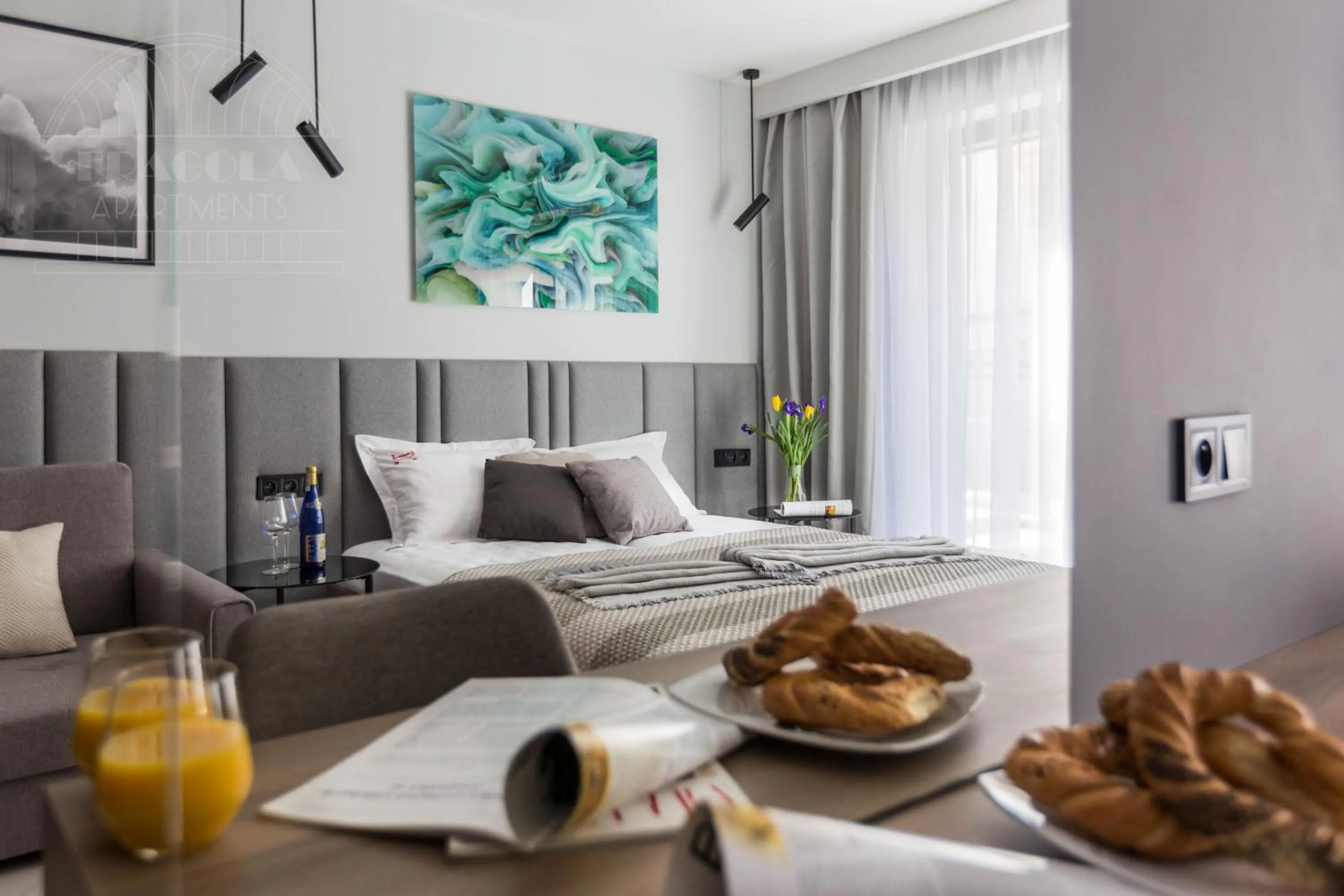 Bed in Modern View of Planty Park