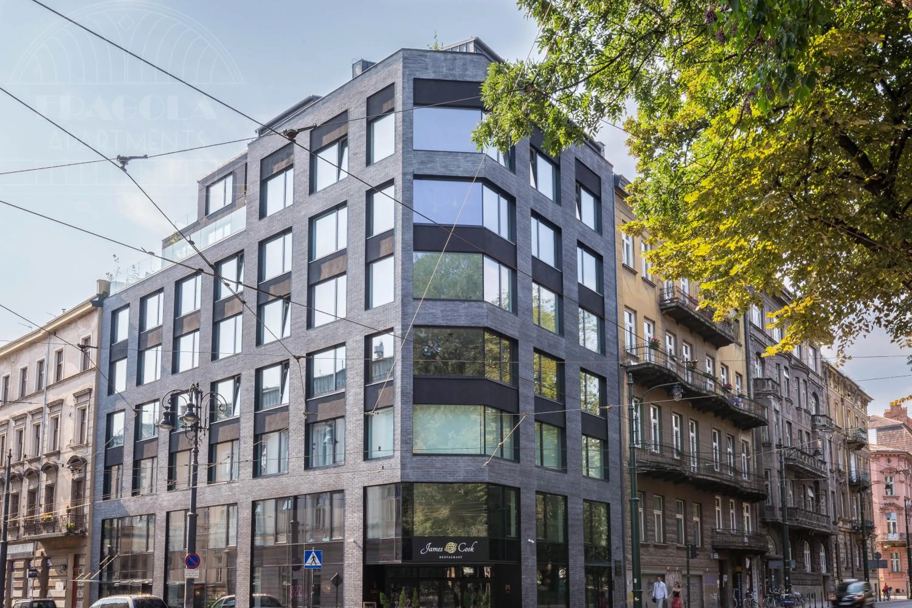 Property building in Modern View of Planty Park