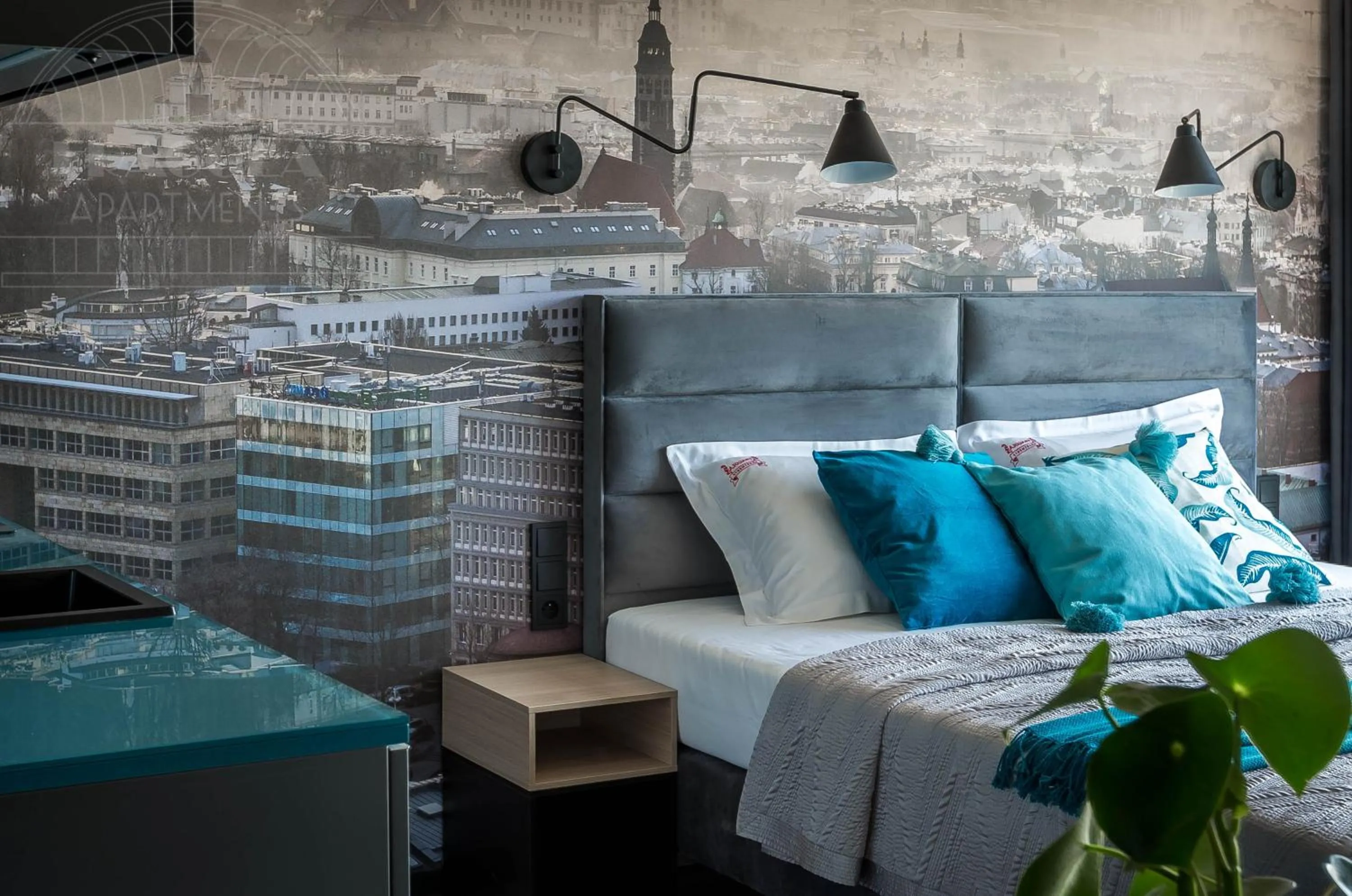 Bed in Modern View of Planty Park