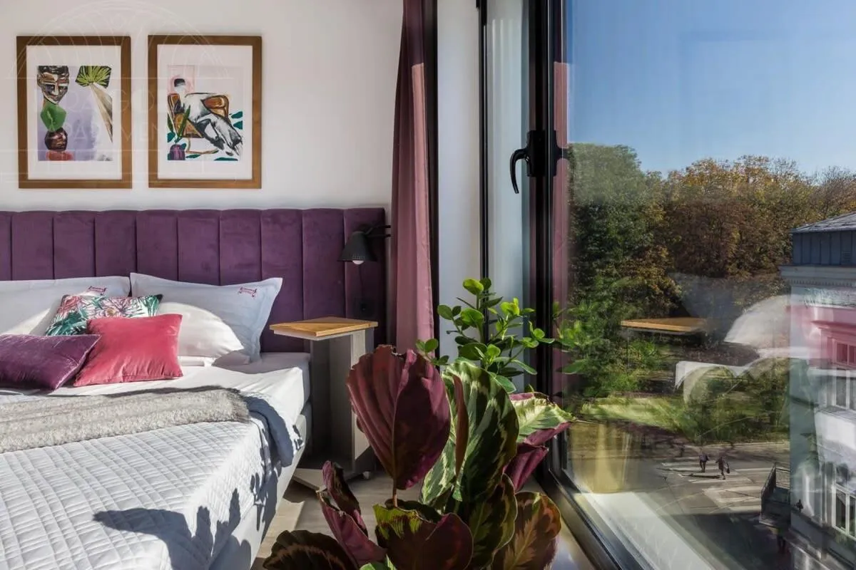 Other, Bed in Modern View of Planty Park