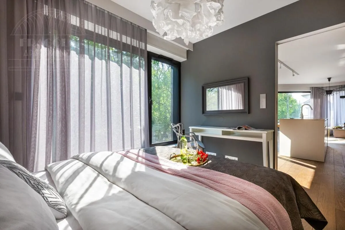 Other, Bed in Modern View of Planty Park