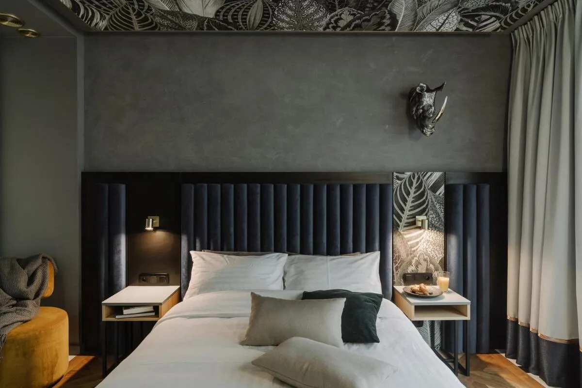 Other, Bed in Modern View of Planty Park