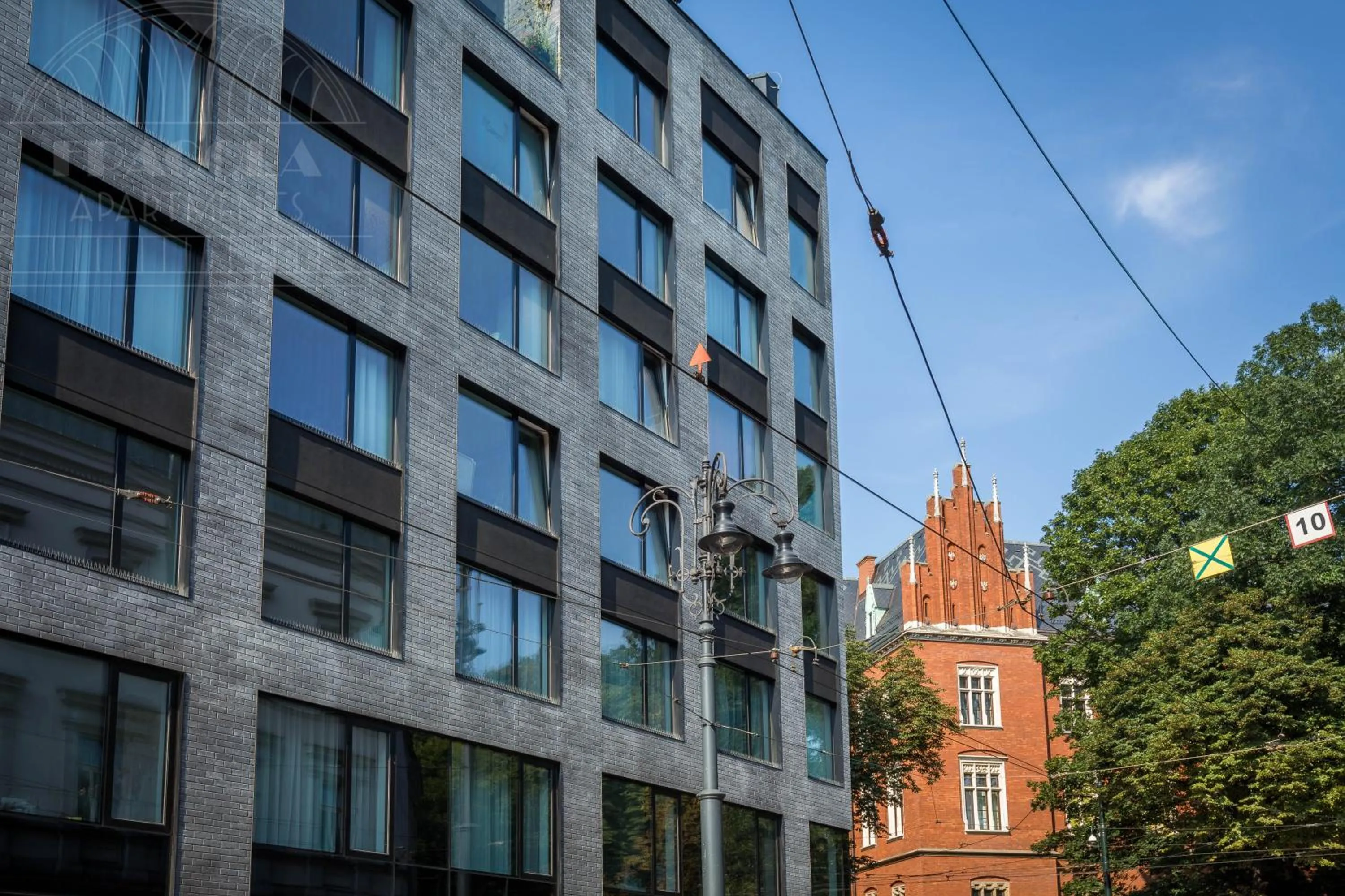 Property building in Modern View of Planty Park